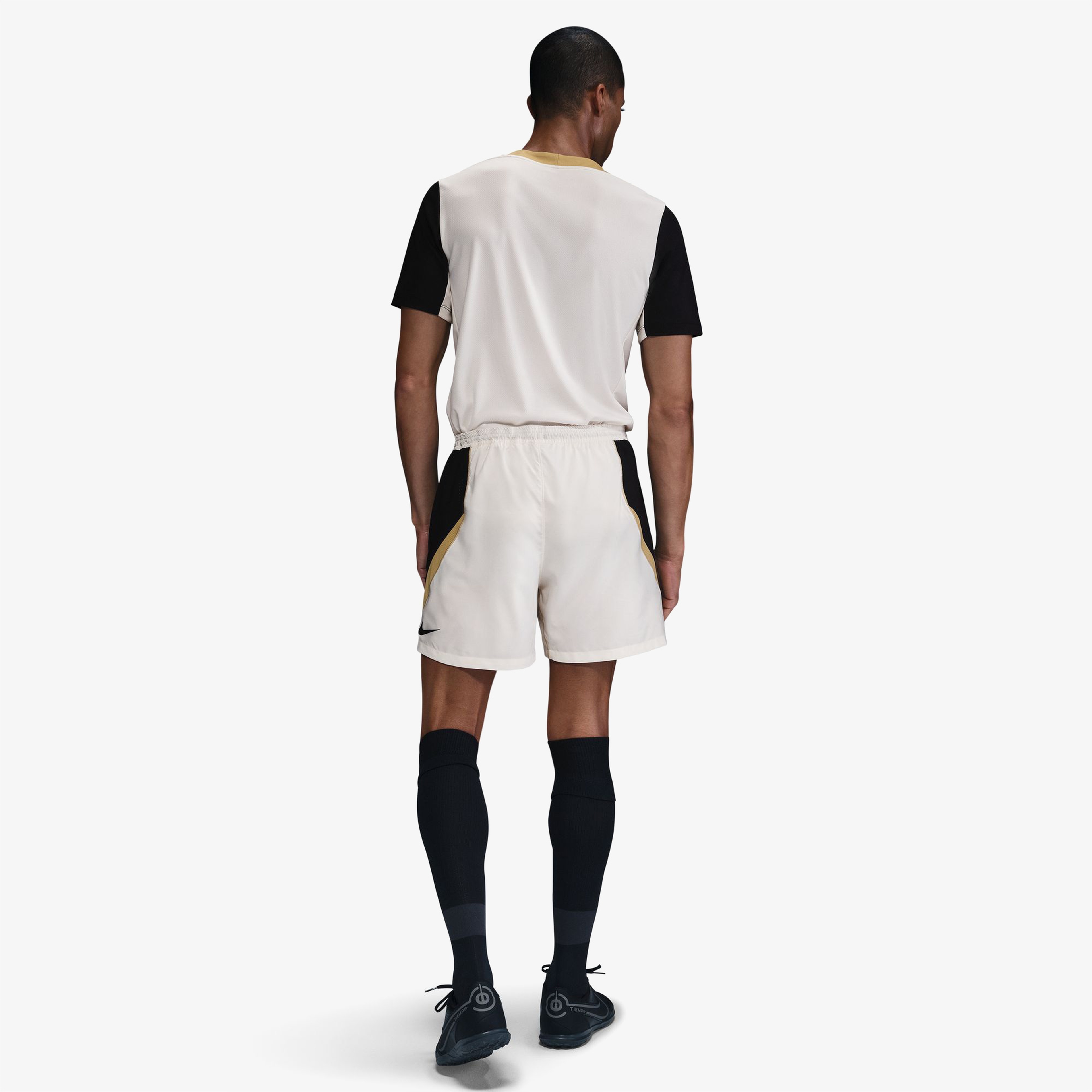 Nike Strike+ Erkek Beyaz Şort