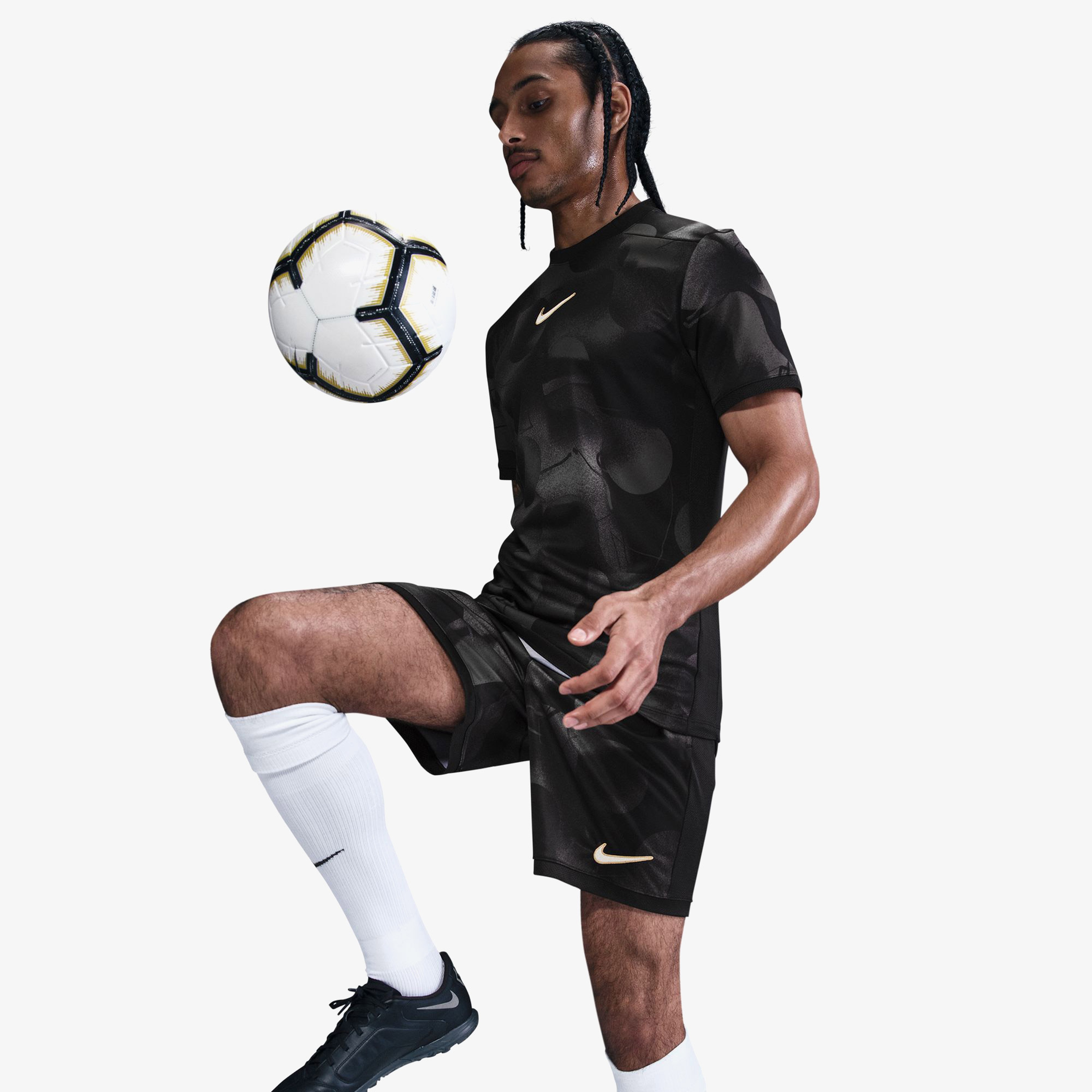 Nike Academy+ Erkek Gri T-Shirt