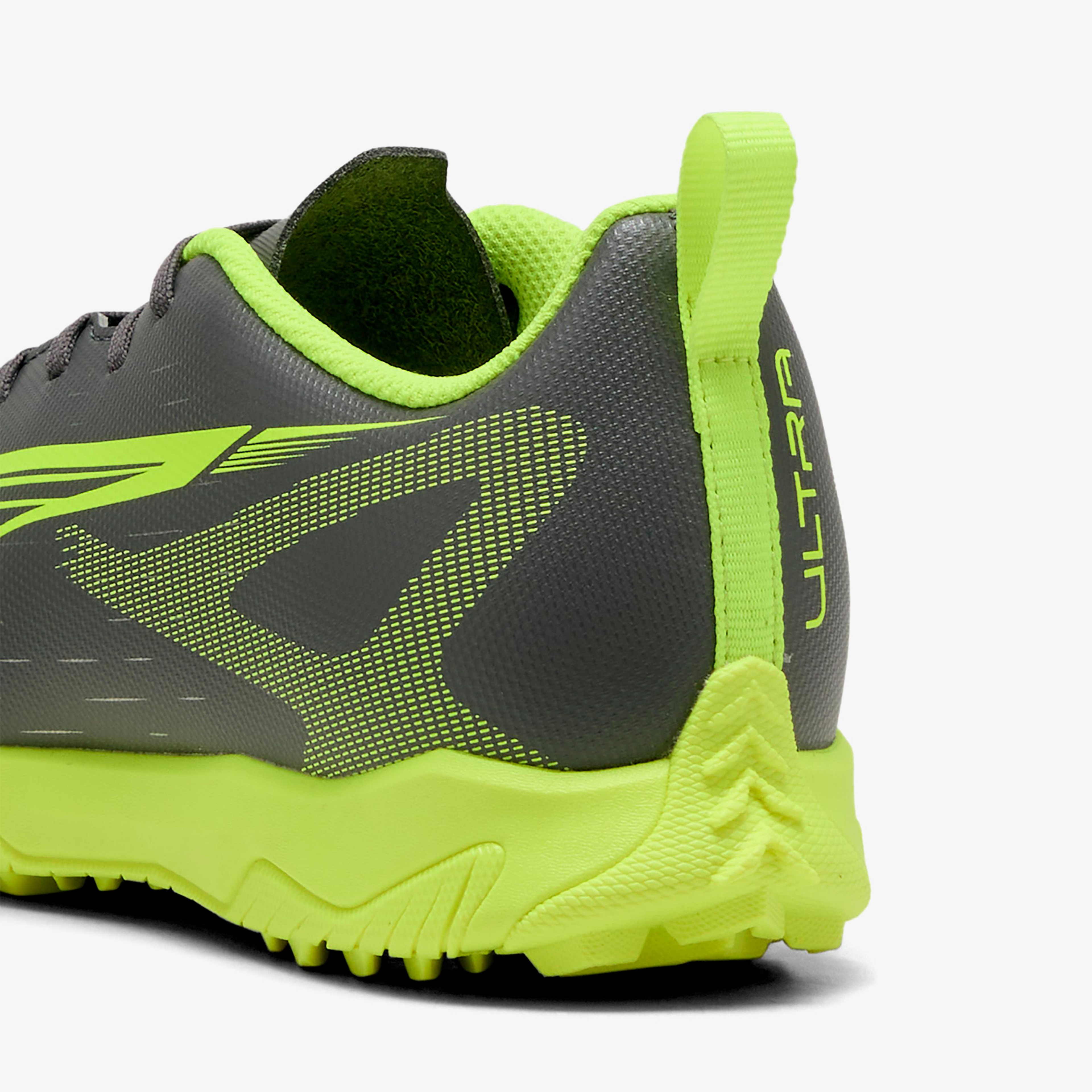 Puma Ultra 5 Play Çocuk Gri Halı Saha Kramponu