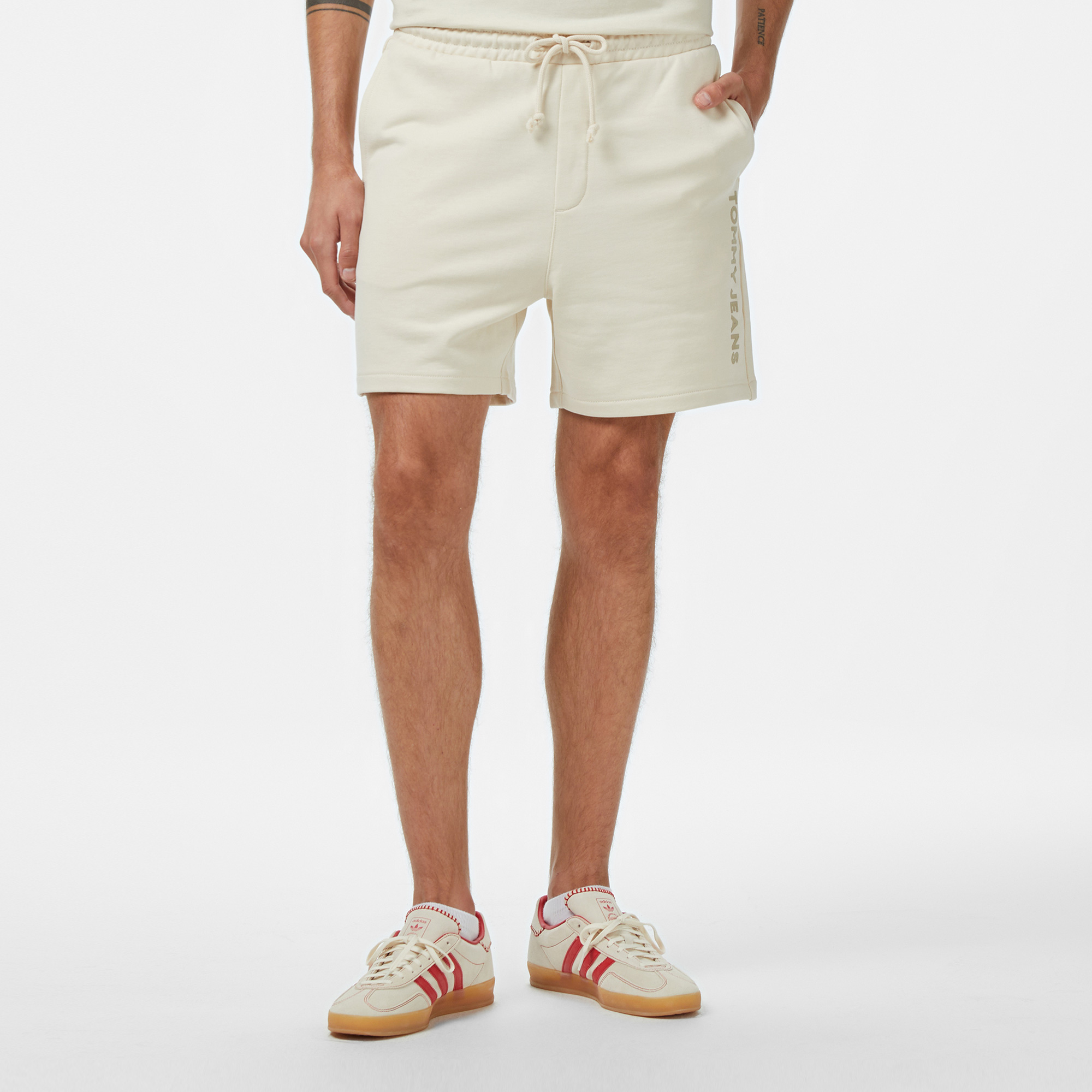 Tommy Jeans Stack Logo Erkek Bej Şort