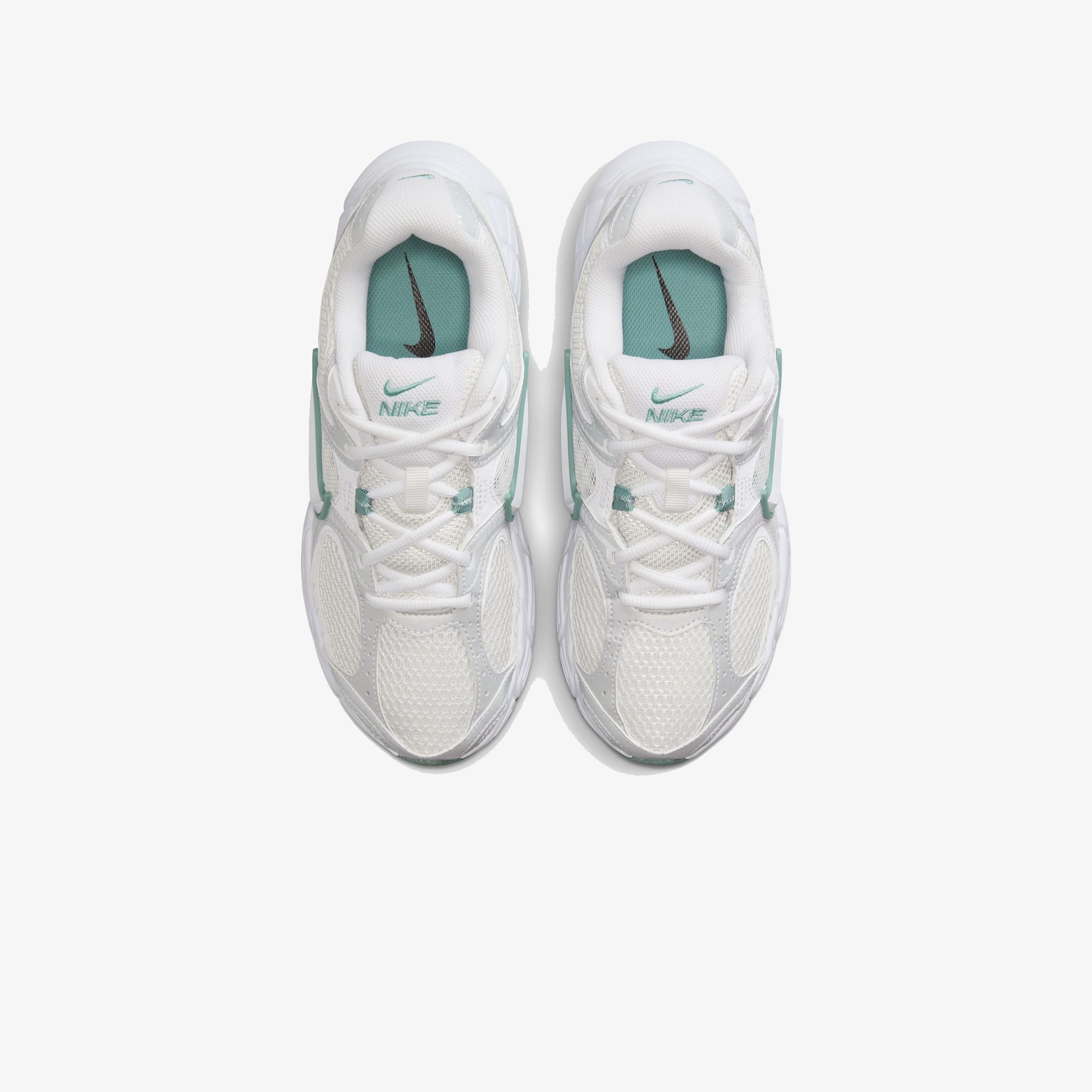 Nike V5 RNR Kadın Beyaz Spor Ayakkabı