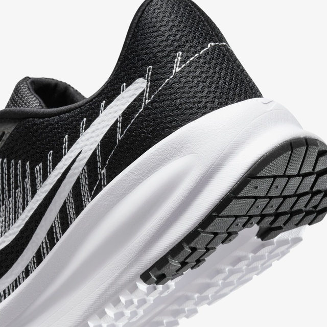 Nike Nike Run Defy Erkek Siyah Koşu Ayakkabısı Occasion'da! Siyah - 9. görsel