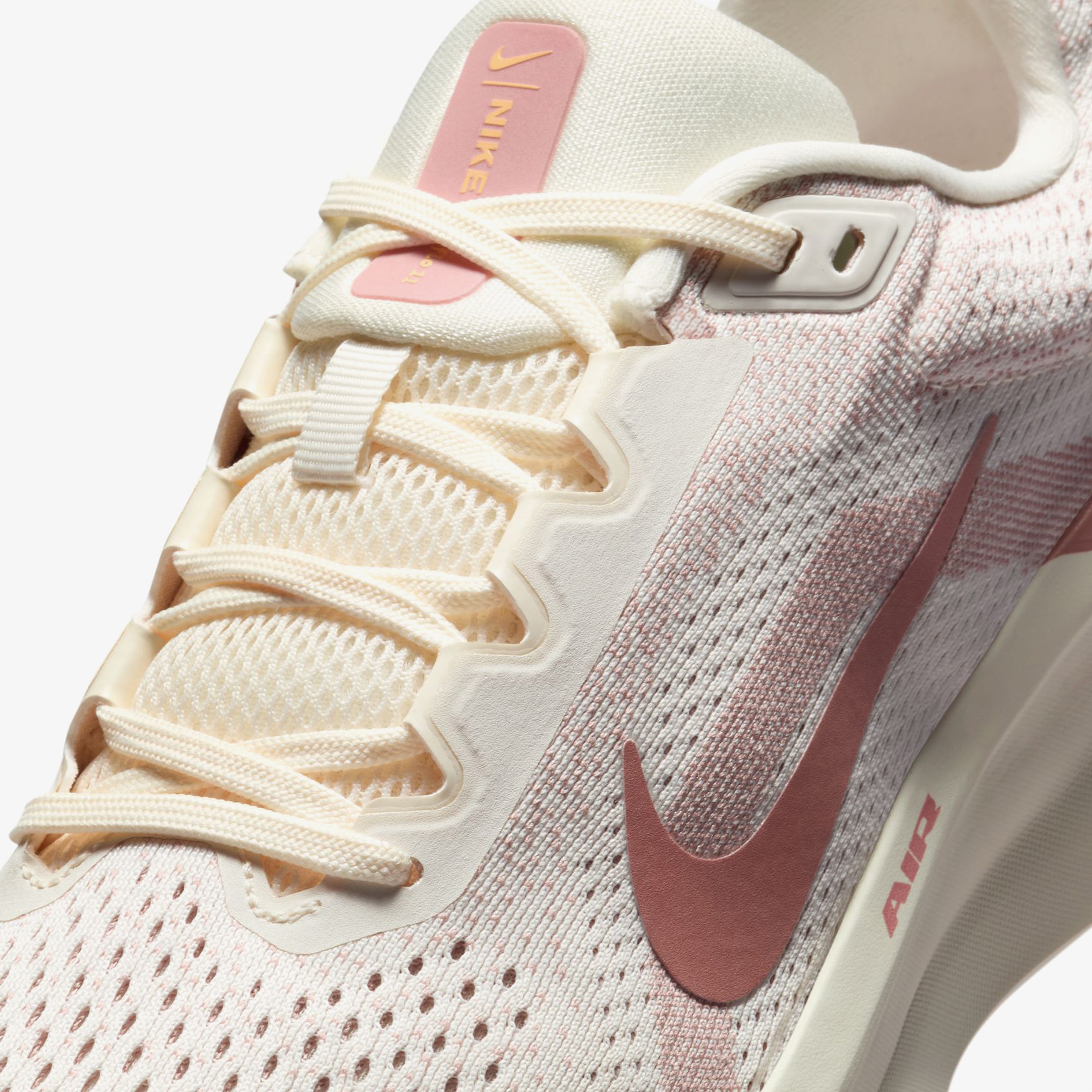 Nike Winflo 11 Kadın Krem Koşu Ayakkabısı