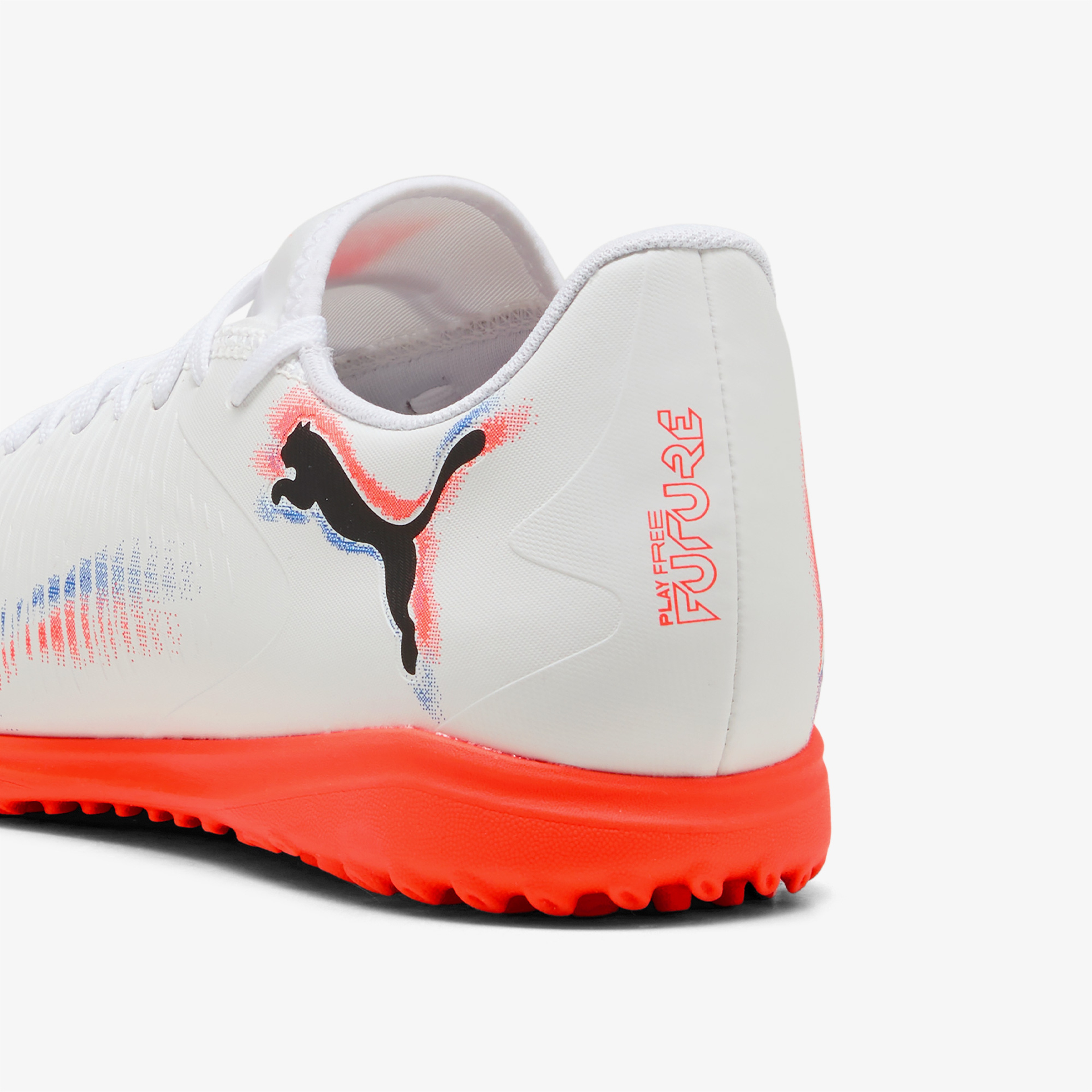 Puma Future 8 Play Tt Erkek Beyaz Halı Saha Kramponu