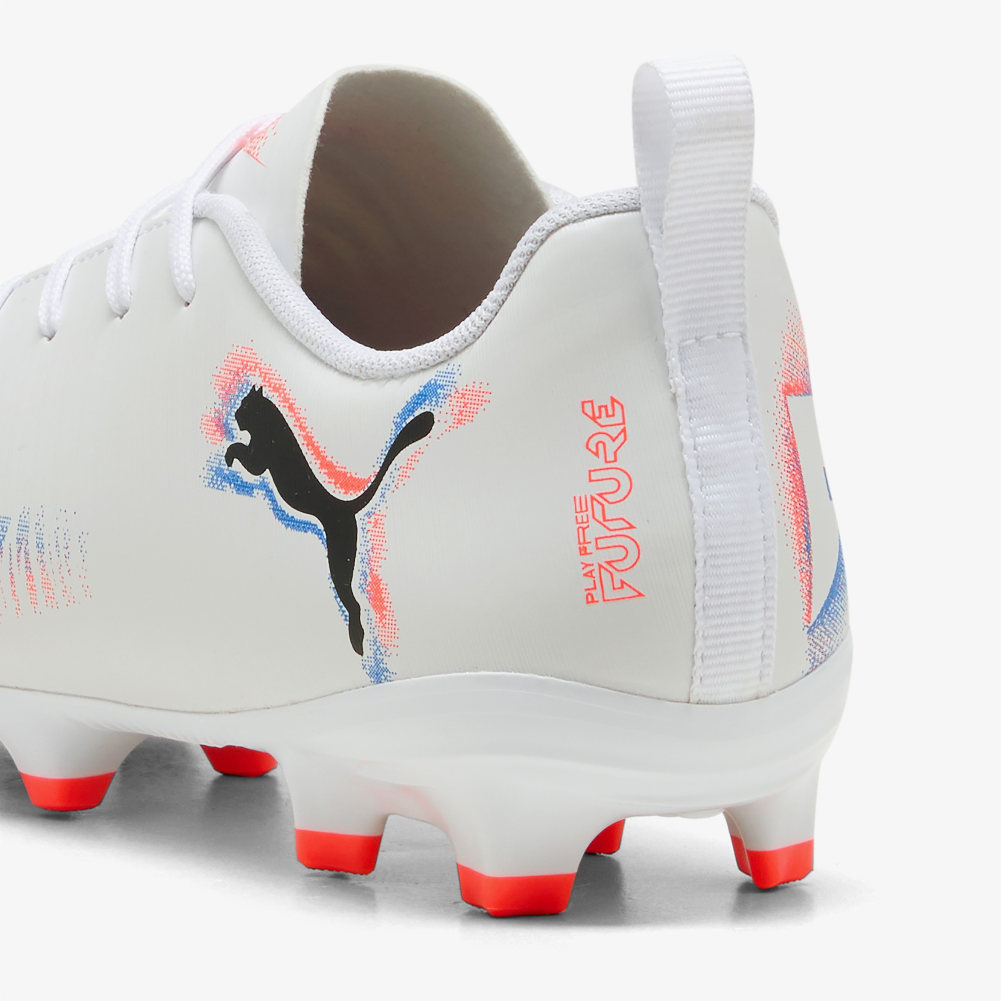 Puma Future 8 Play Fg-Ag Çocuk Beyaz Çim Saha Kramponu