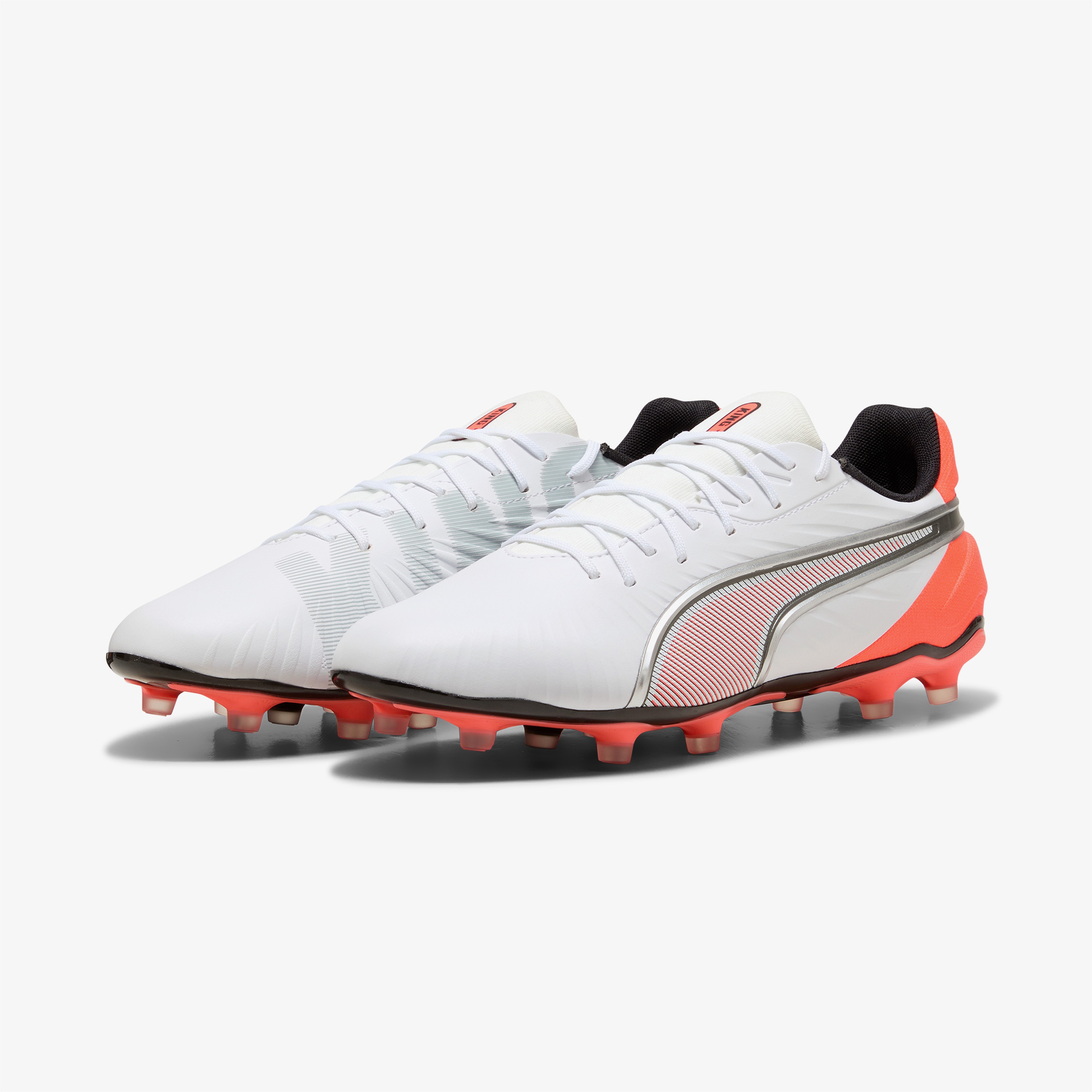 Puma King Match Fg-Ag Erkek Beyaz Çim Saha Kramponu