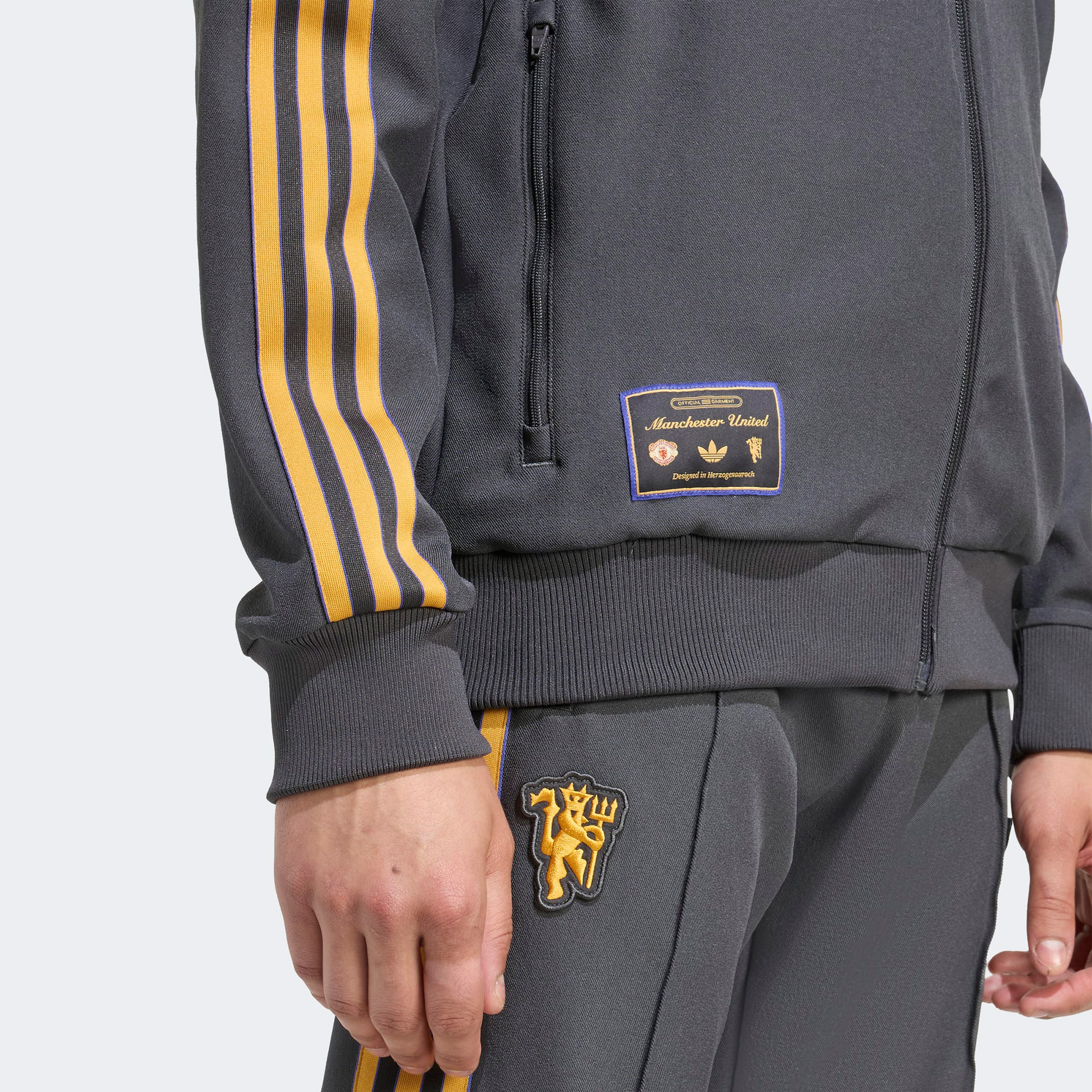 adidas Manchester United Terrace Icons Erkek Koyu Gri Fermuarlı Sweatshirt