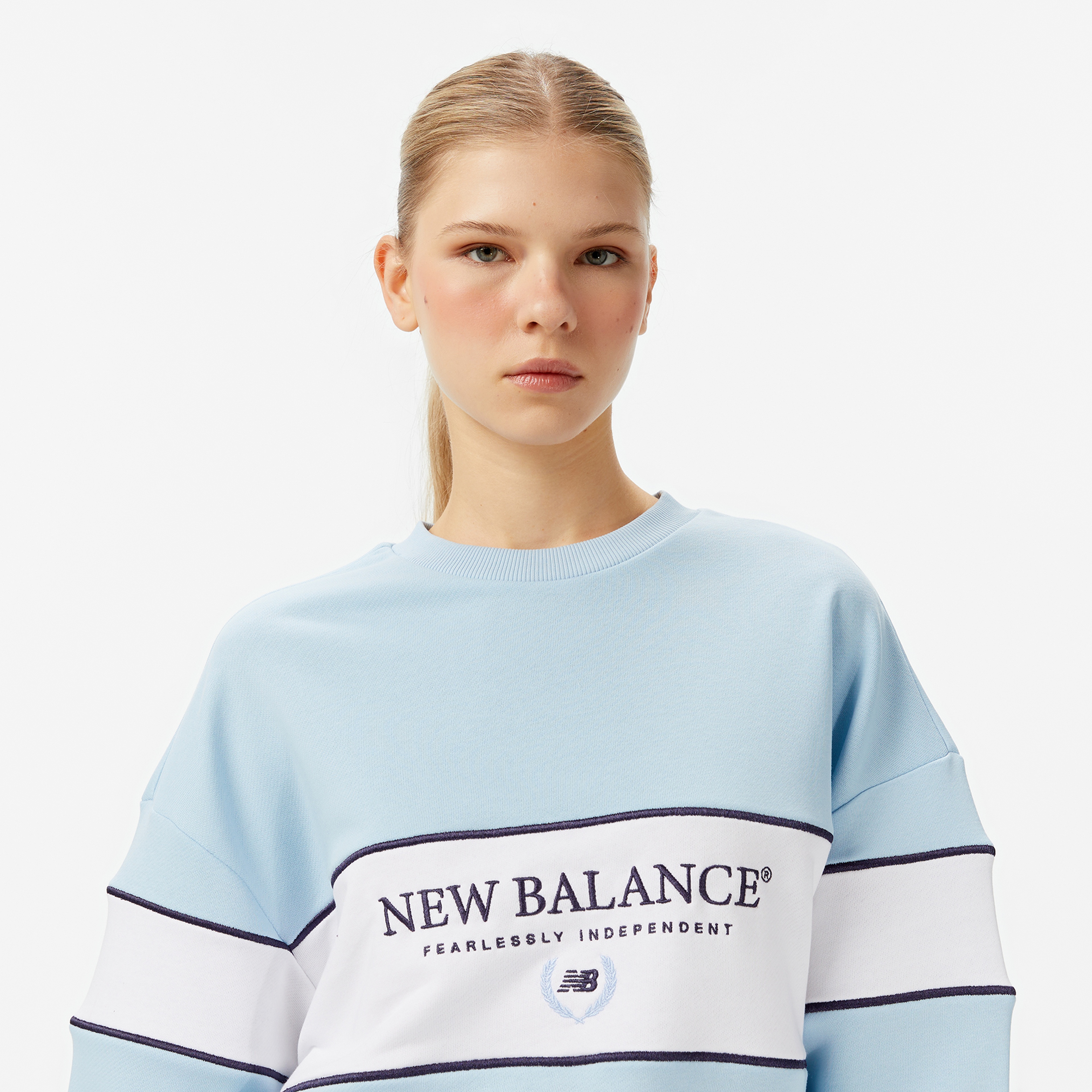 New Balance NB Lifestyle Kadın Mavi Sweatshirt