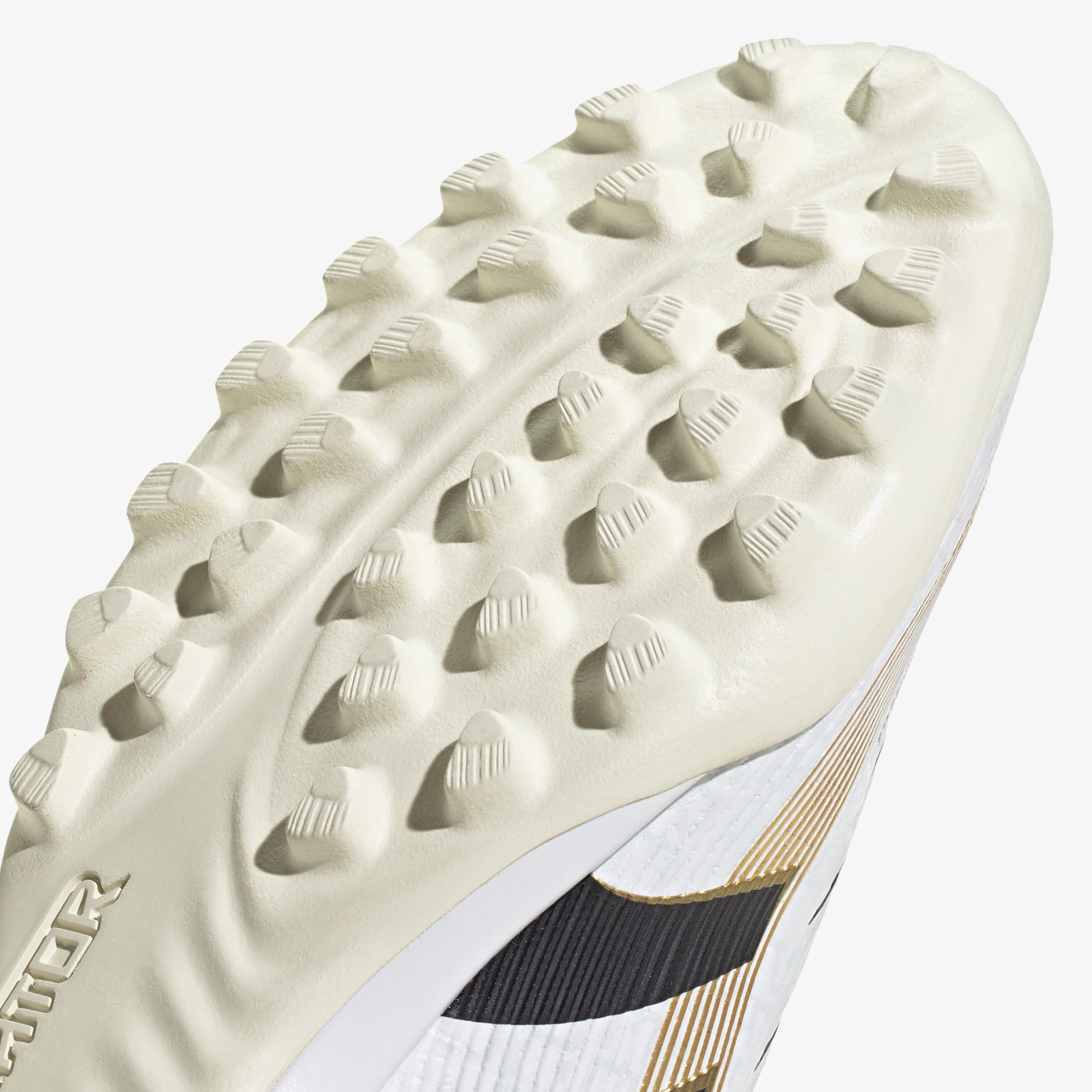 adidas Predator League Erkek Beyaz Halı Saha Kramponu