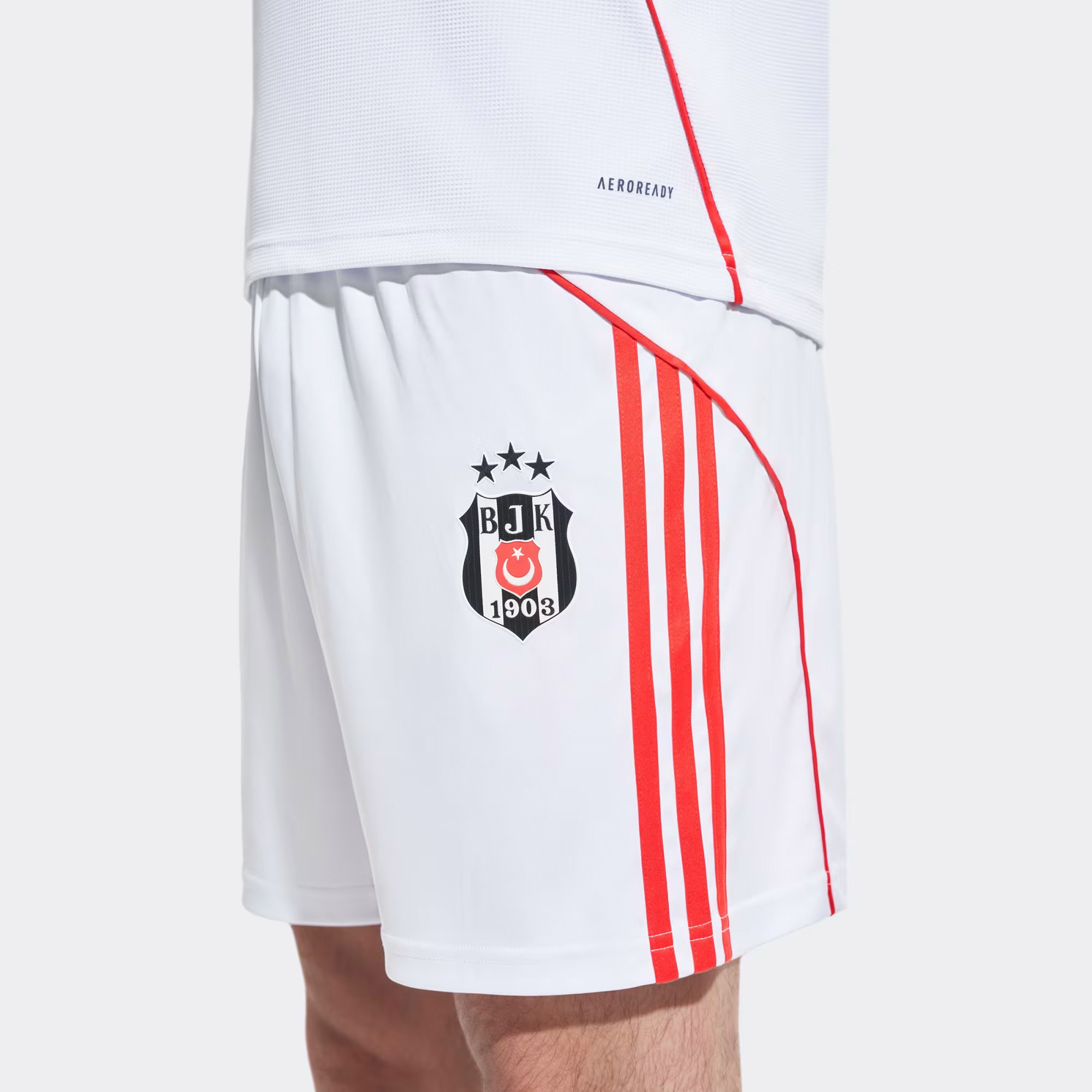 adidas Beşiktaş JK 25/26 Erkek Beyaz İç Saha Futbol Şortu