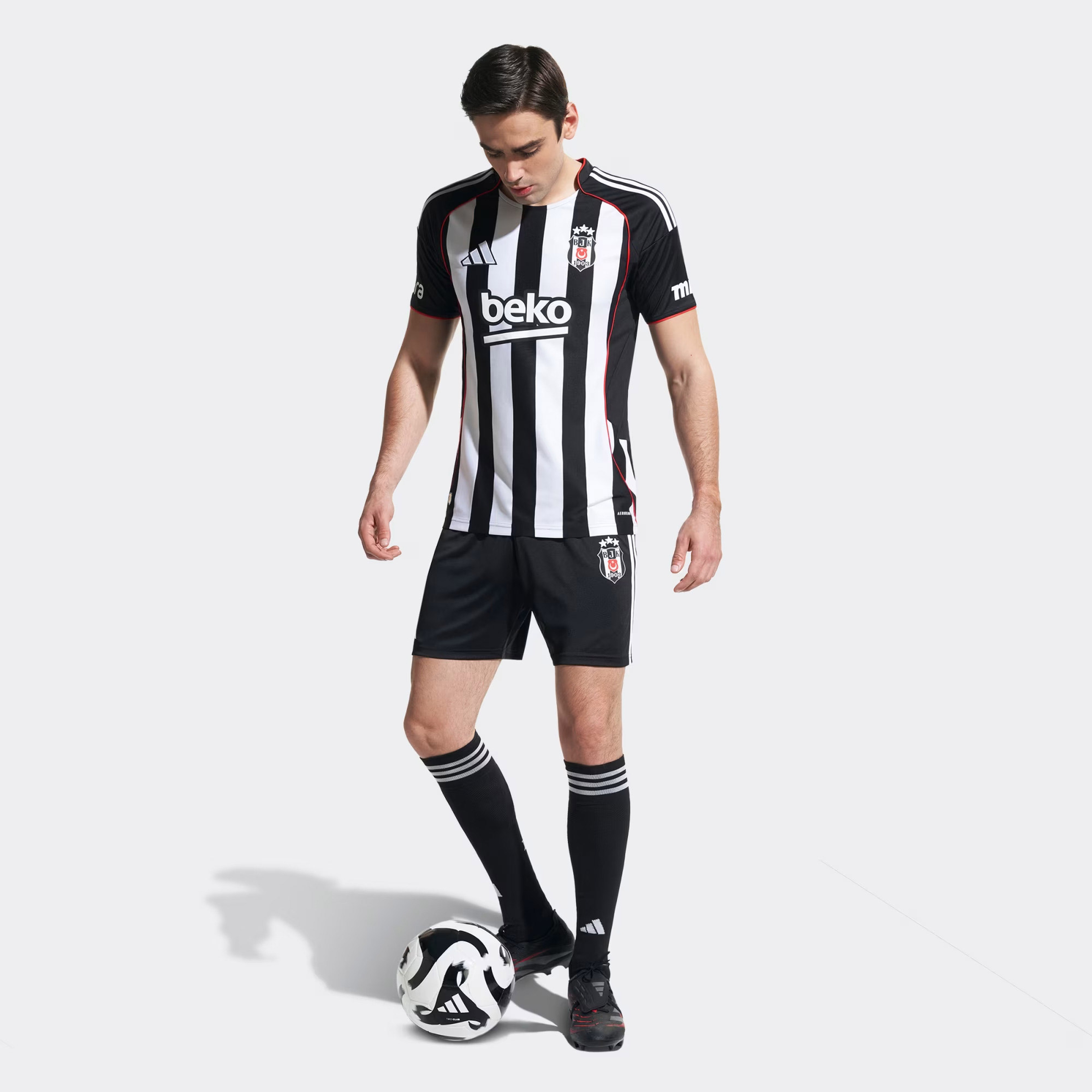 adidas Beşiktaş JK 25/26 Erkek Siyah Futbol Şortu
