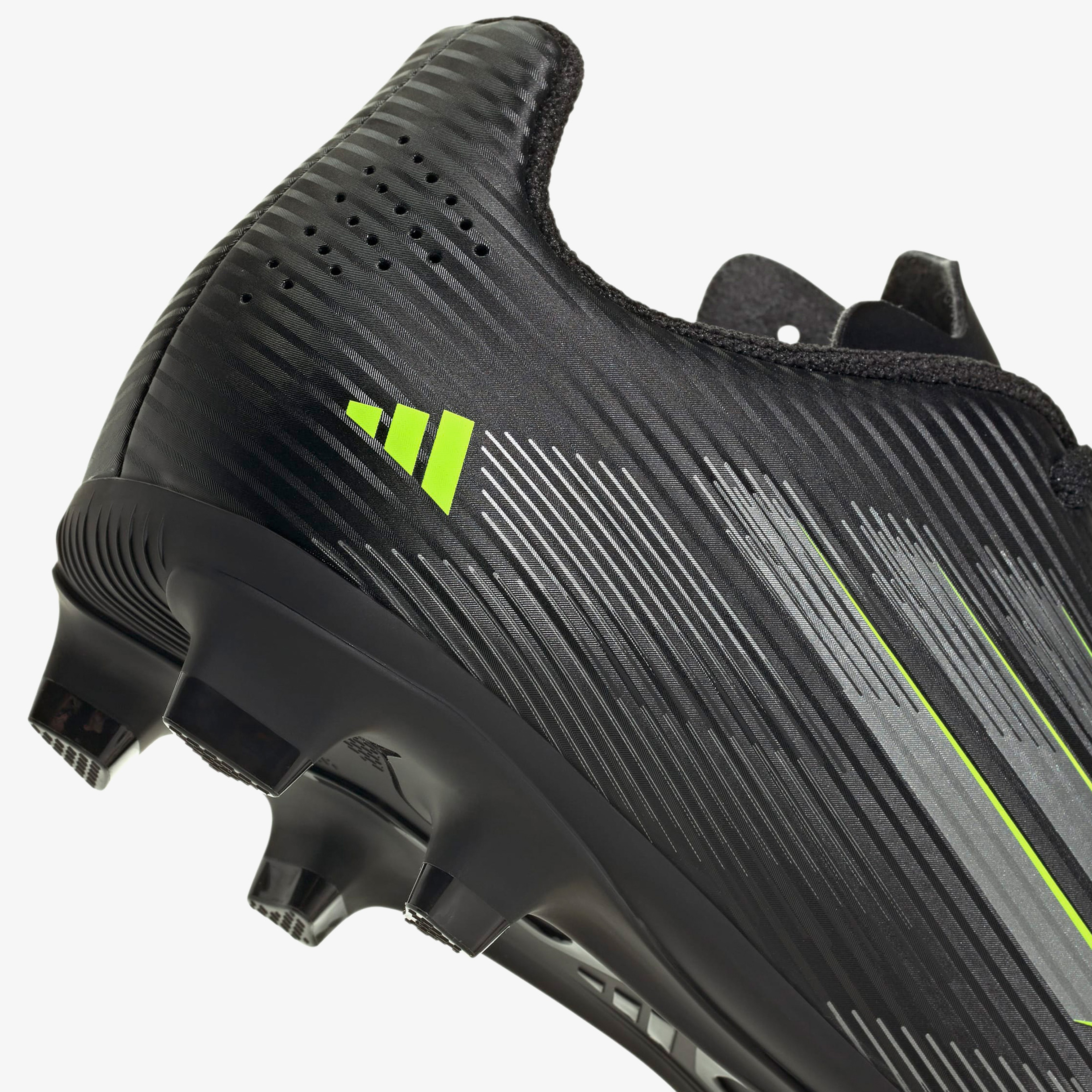 adidas F50 Club Firm-Multi Ground Çocuk Siyah Çim Saha Kramponu