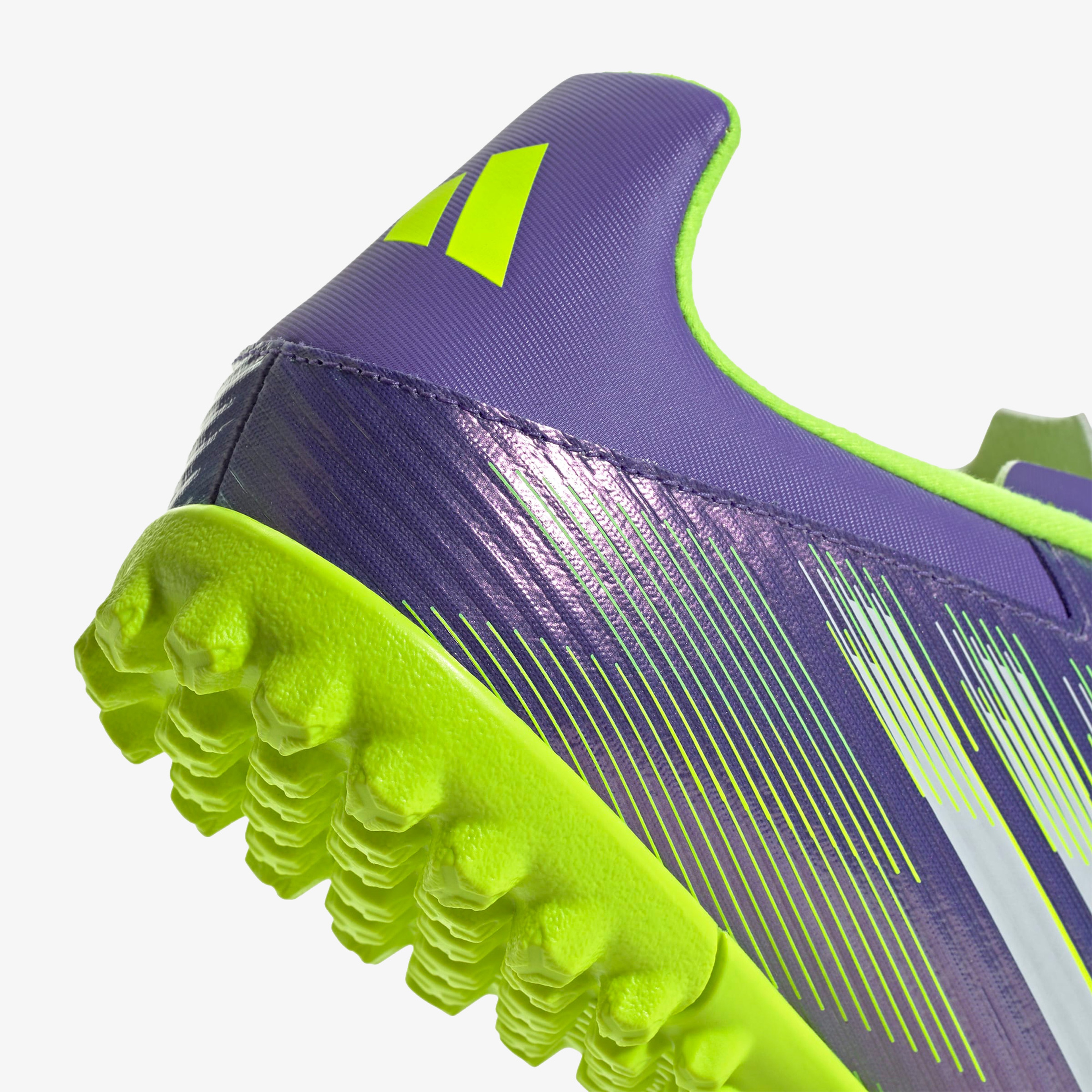 adidas F50 Club Erkek Mor Halı Saha Kramponu