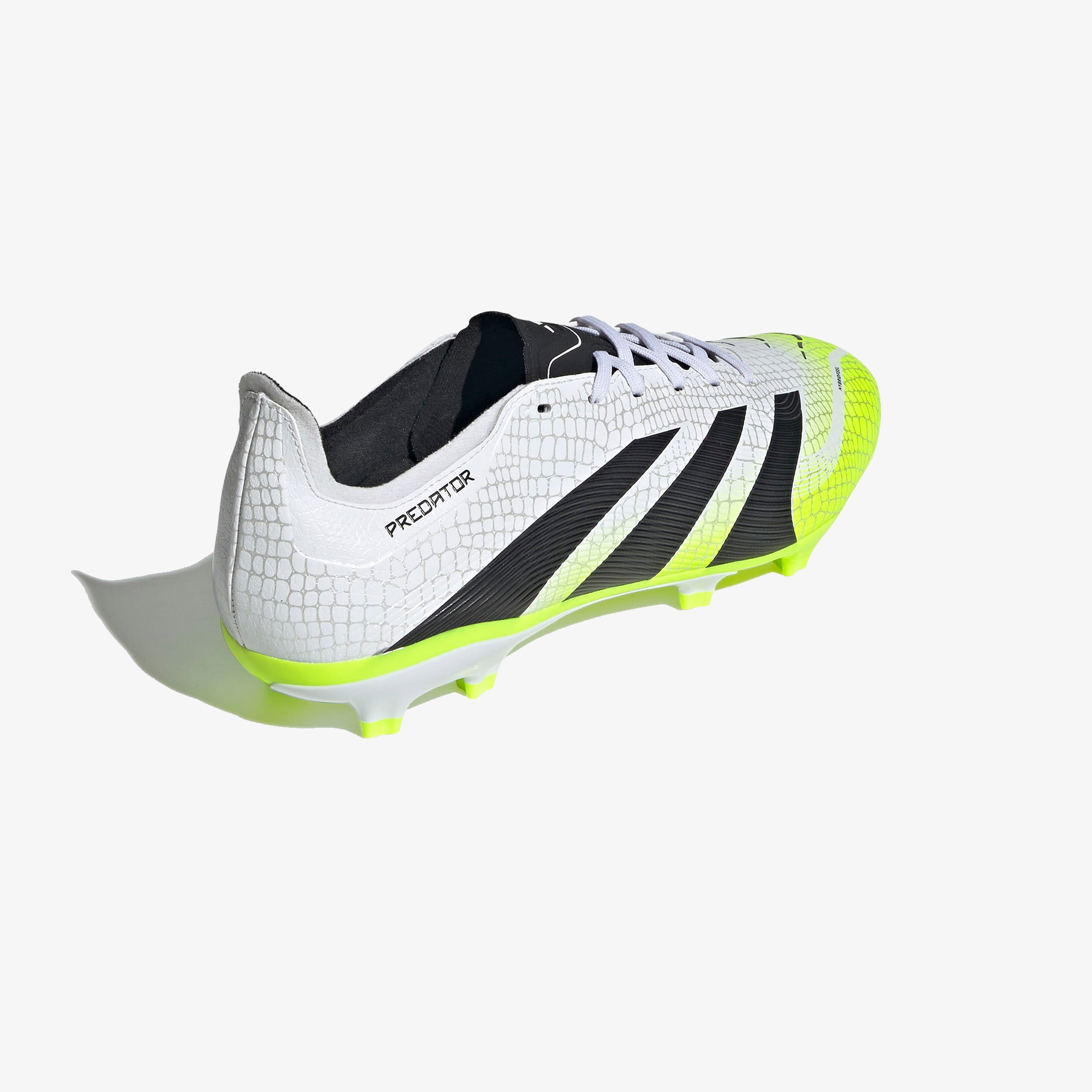 adidas Predator League Firm-Multi Ground Erkek Beyaz Çim Saha Kramponu