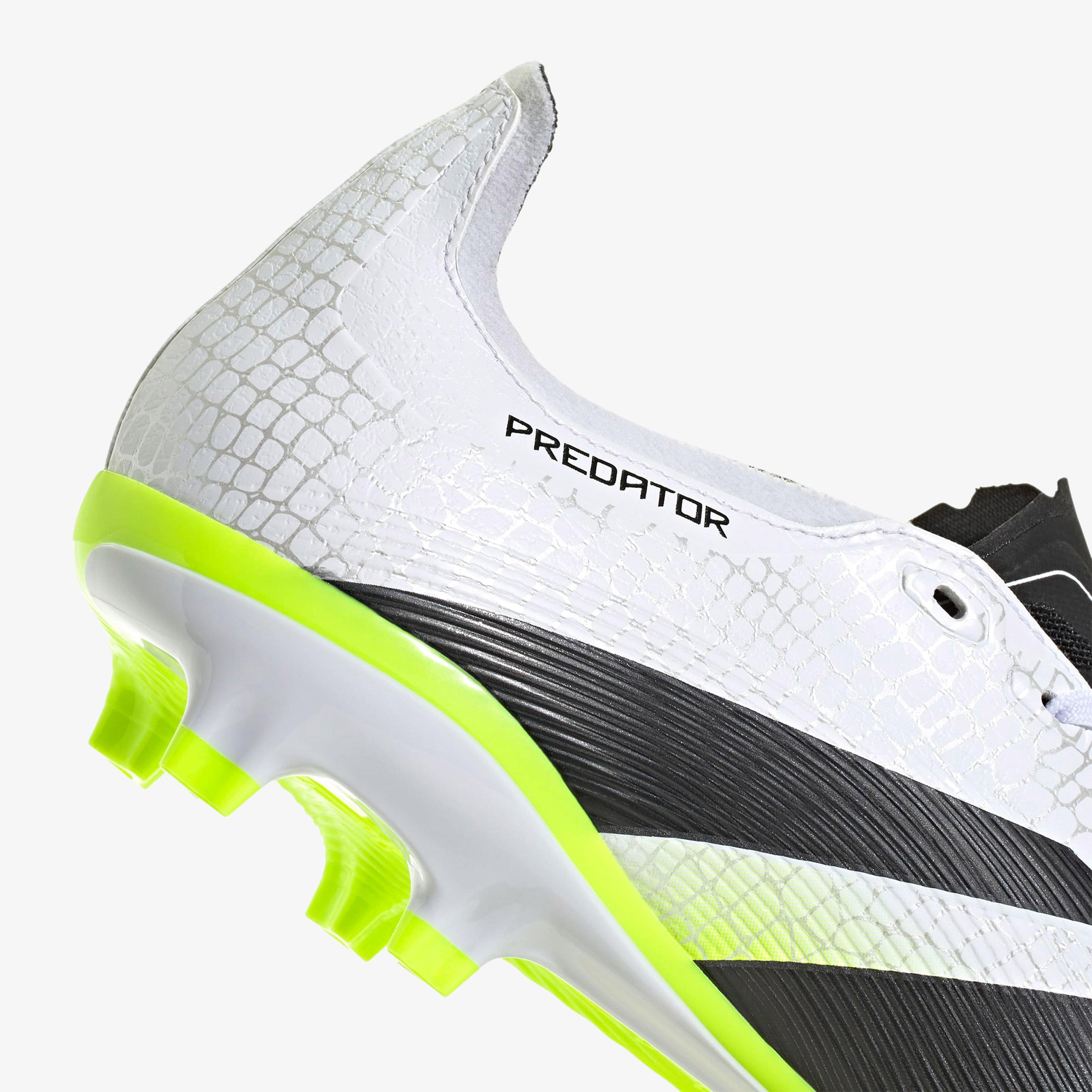 adidas Predator League Firm-Multi Ground Erkek Beyaz Çim Saha Kramponu