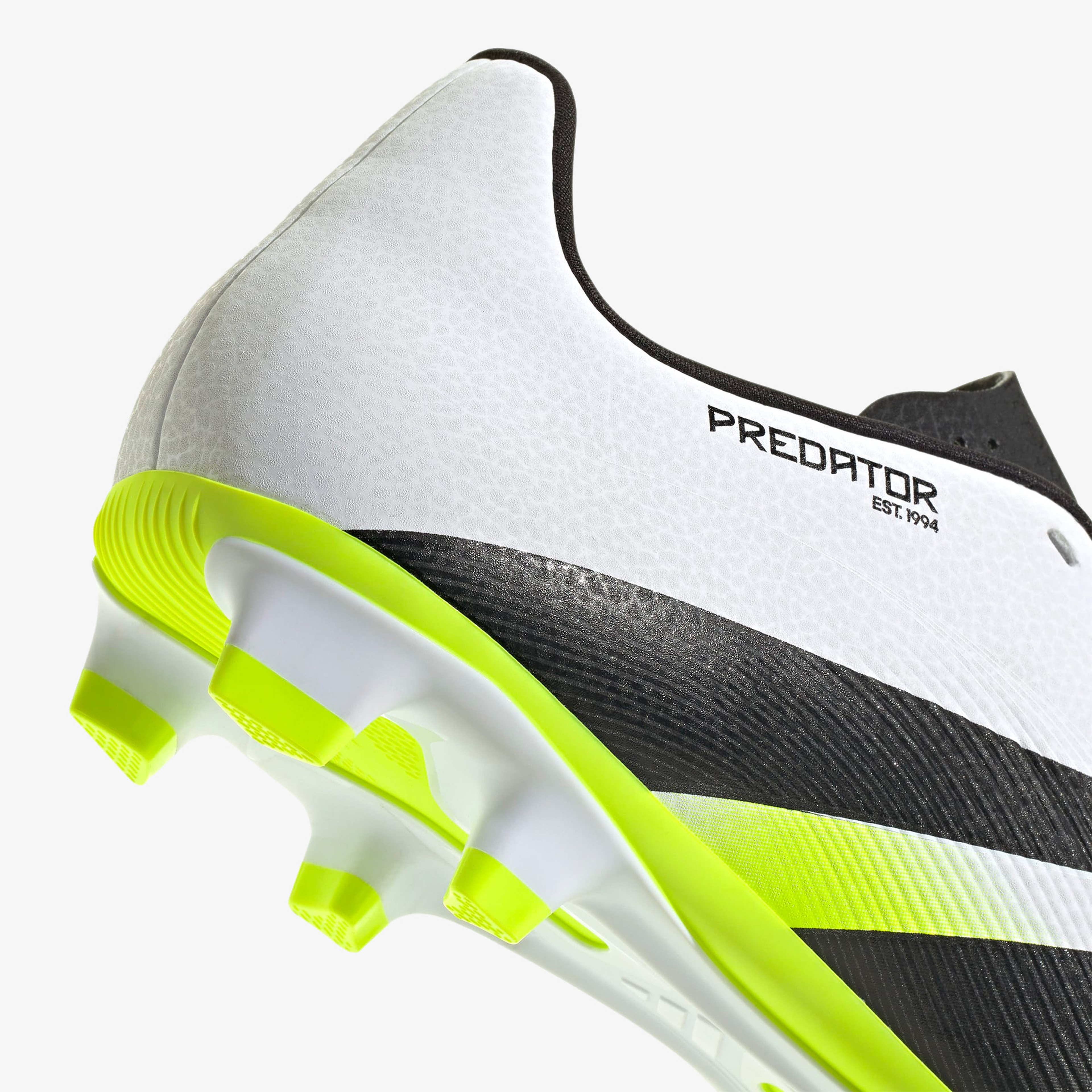 adidas Predator Club Firm-Multi Ground Erkek Beyaz Çim Saha Kramponu