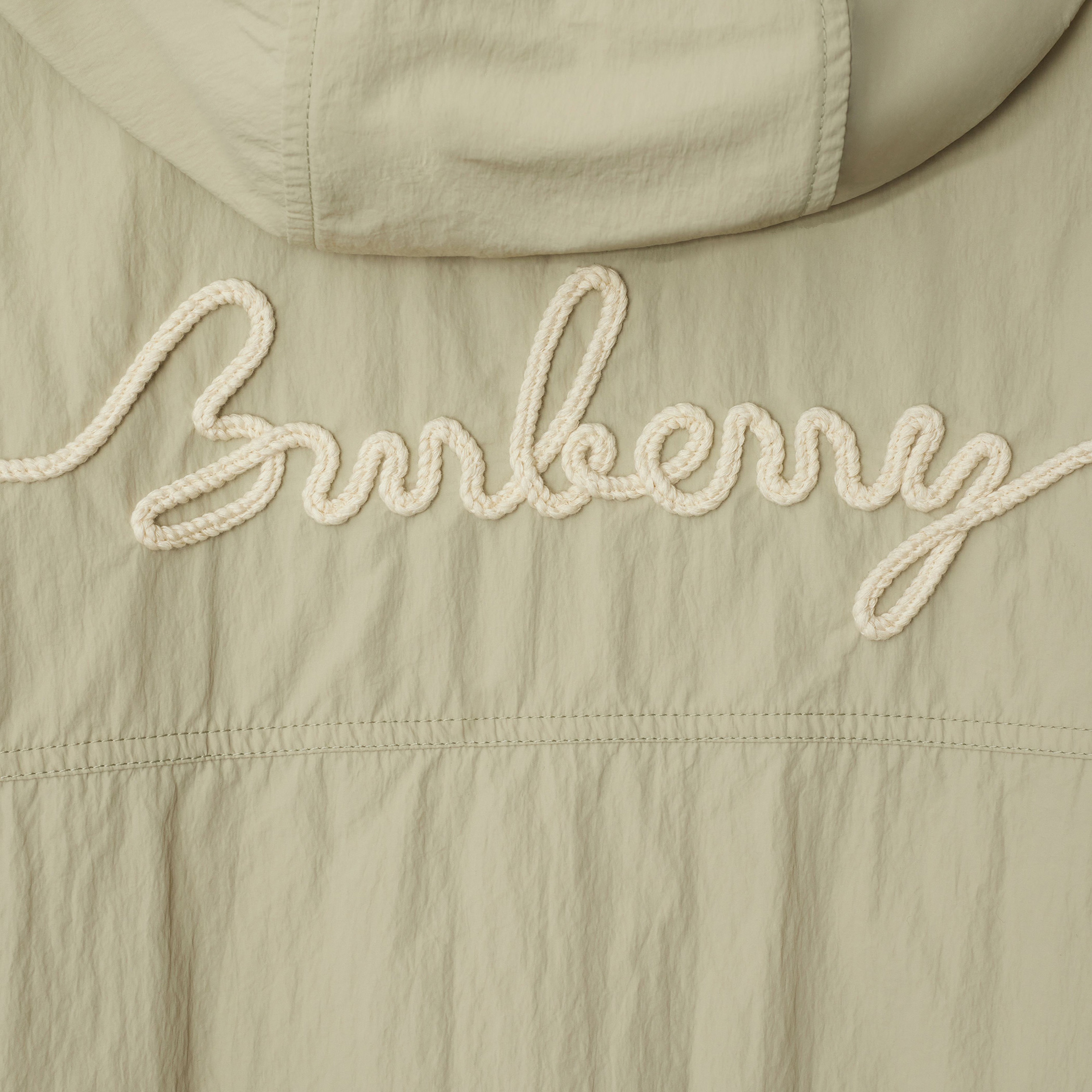 Burberry Tec Knot Logo Nylon Erkek Krem Mont