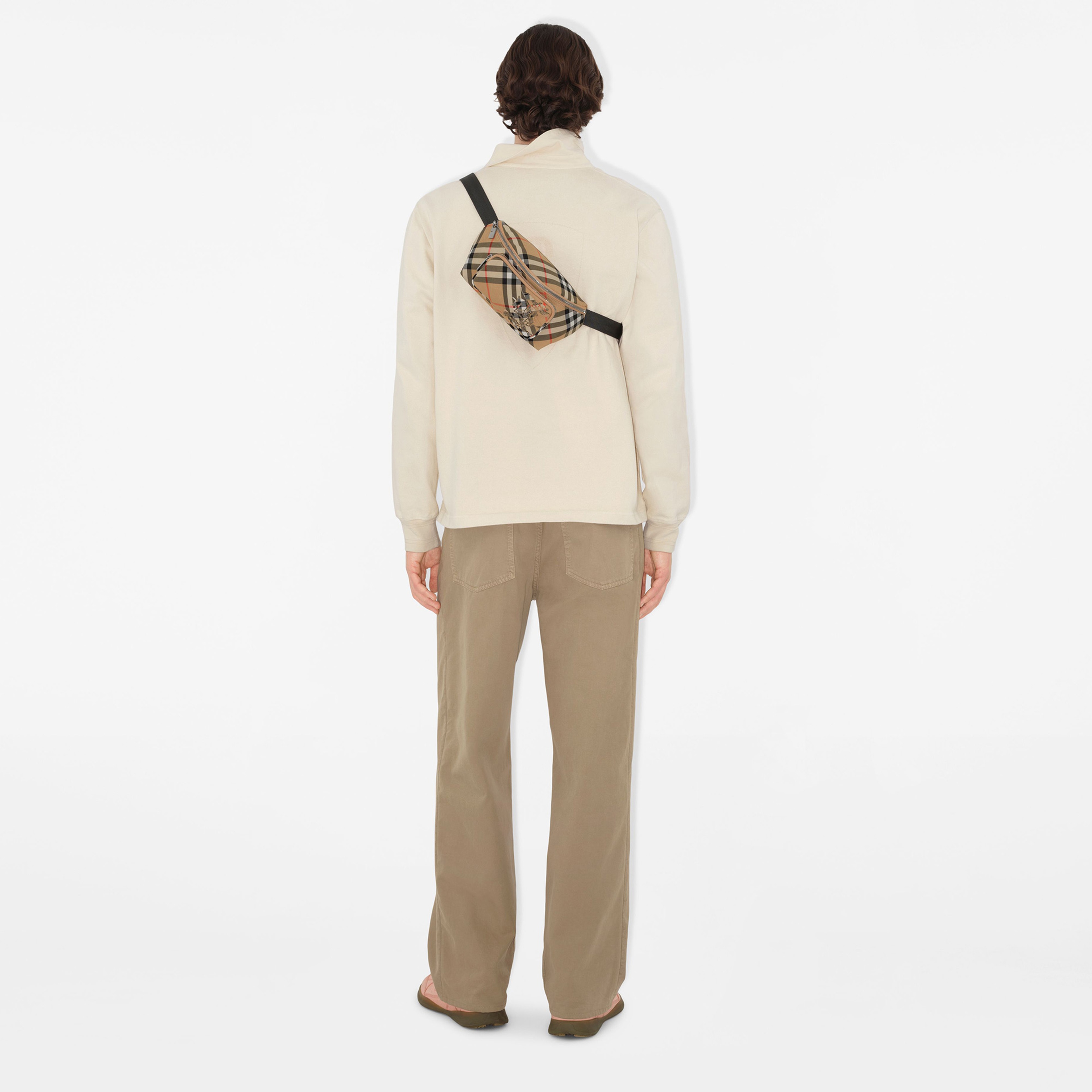 Burberry Classics Small Erkek Bej Bel Çantası