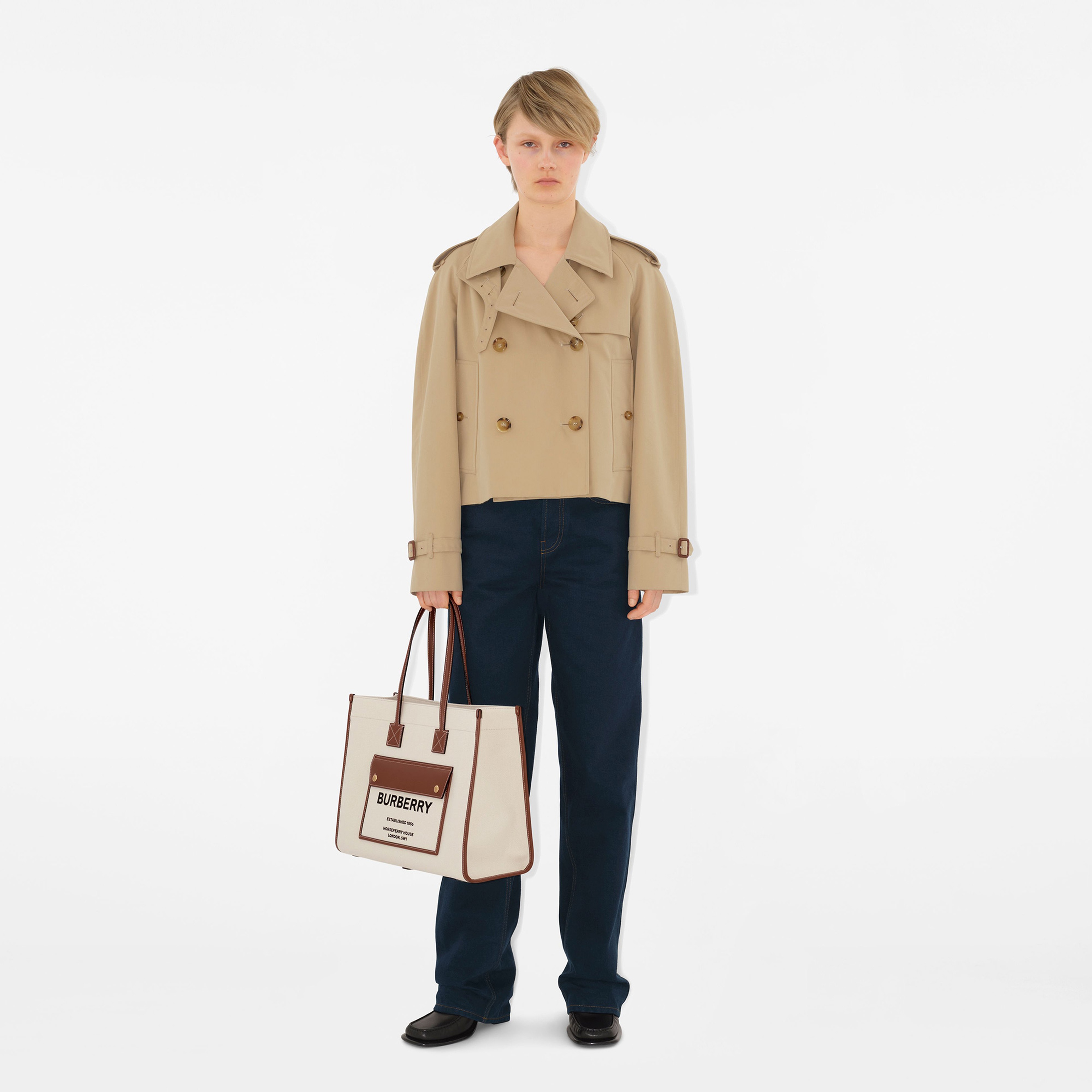 Burberry Medium Freya Kadın Krem Rengi El Çantası