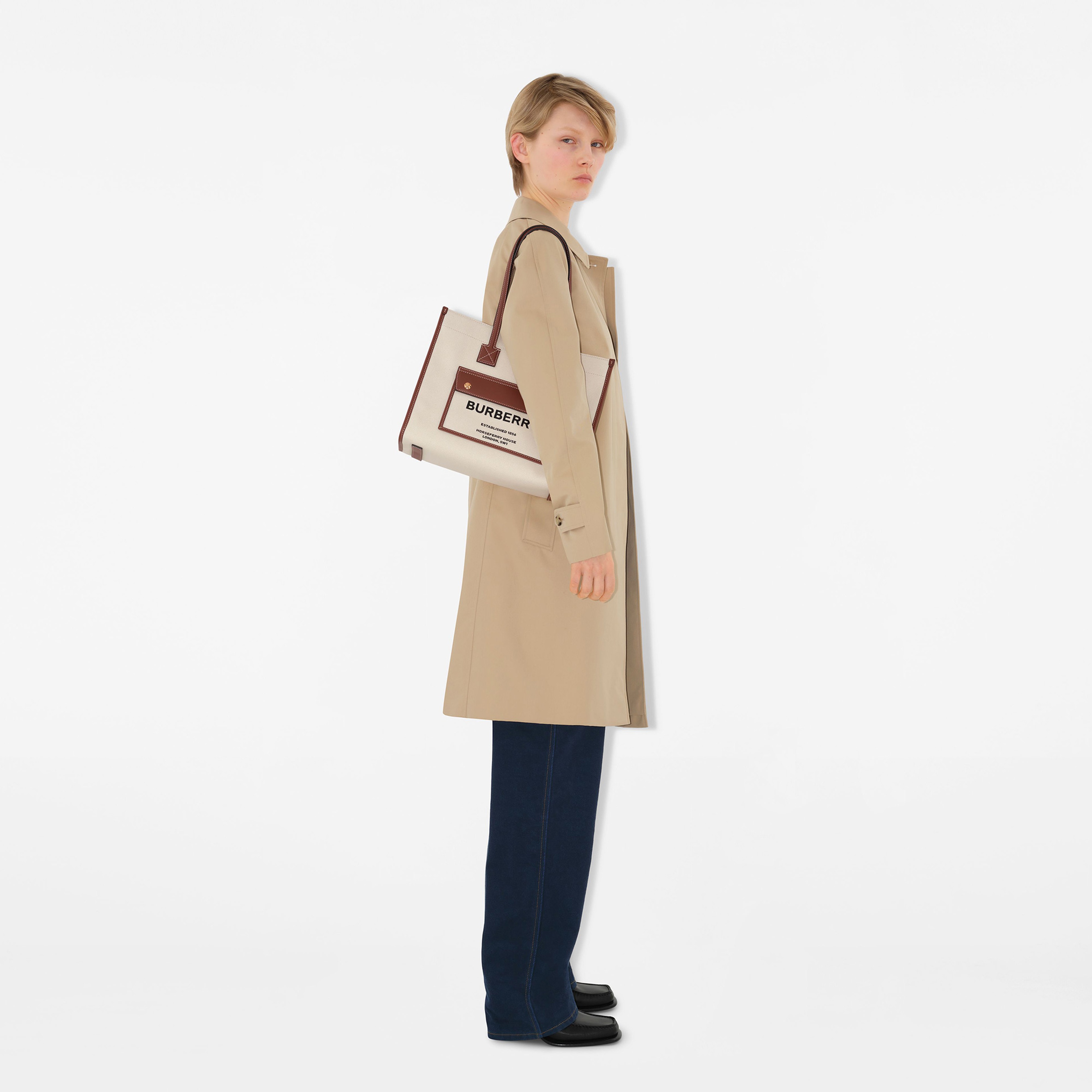 Burberry Small Freya Kadın Krem Rengi El Çantası