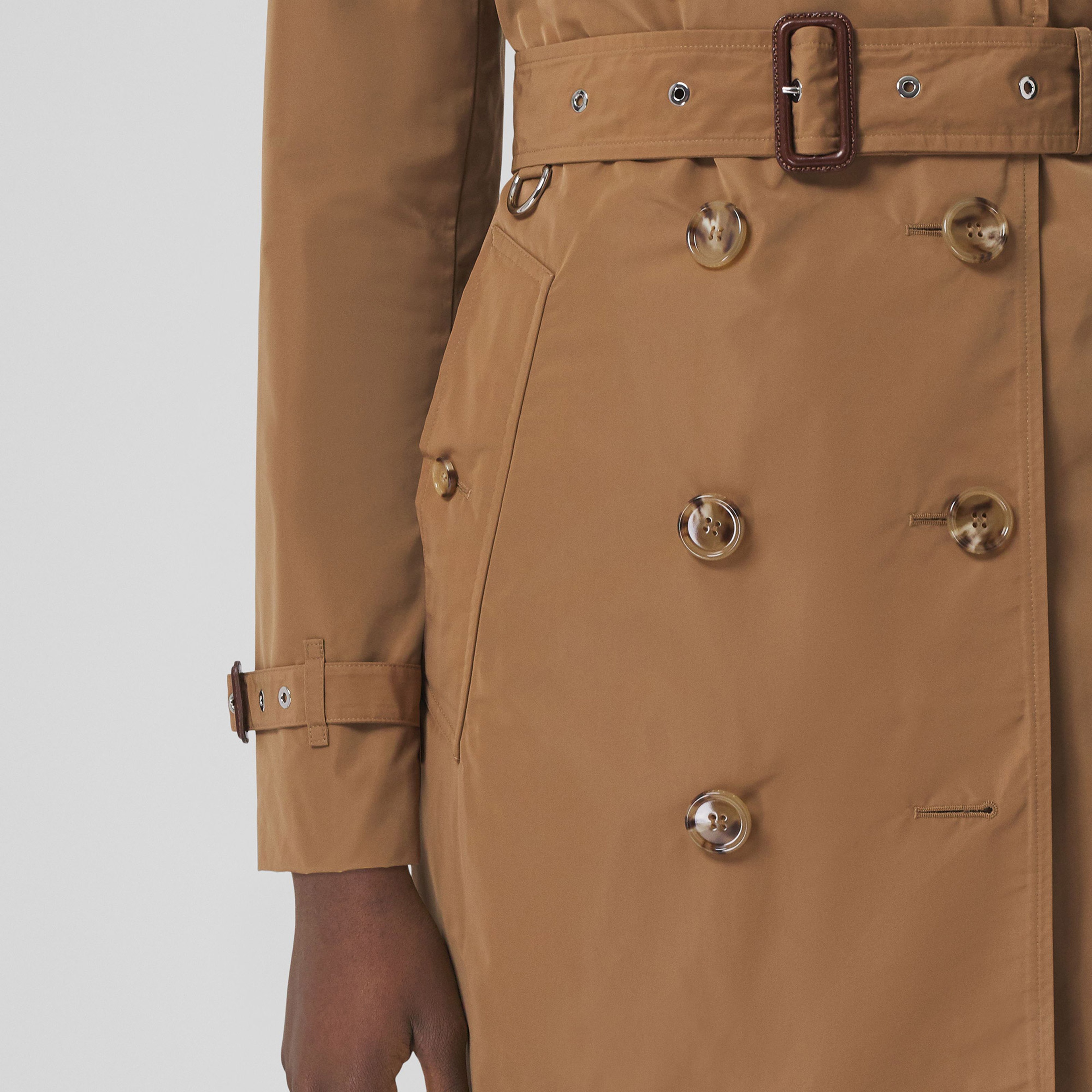 Burberry W20 Detachable Hood Taffeta Kensington Kadın Bej Trençkot