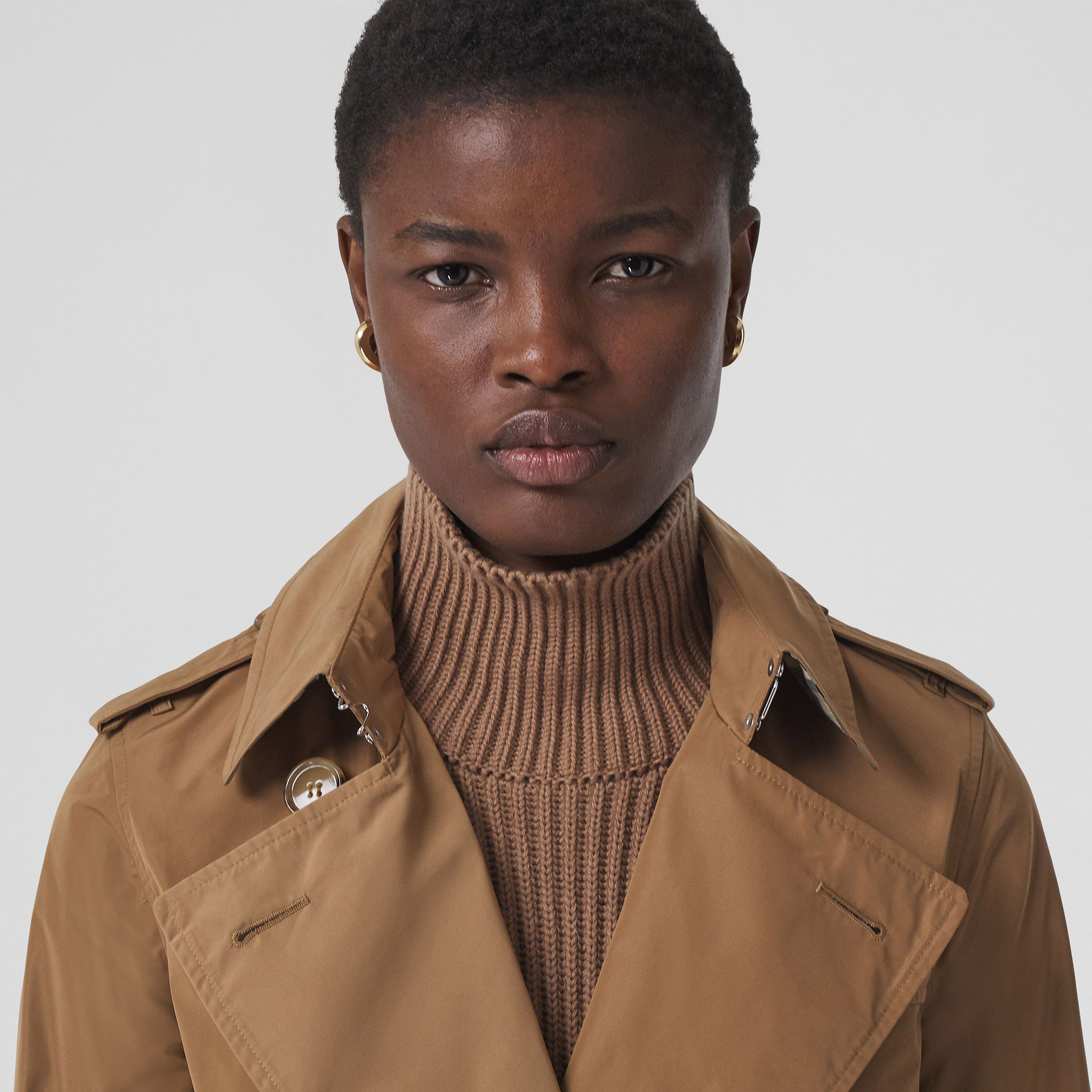 Burberry W20 Detachable Hood Taffeta Kensington Kadın Bej Trençkot