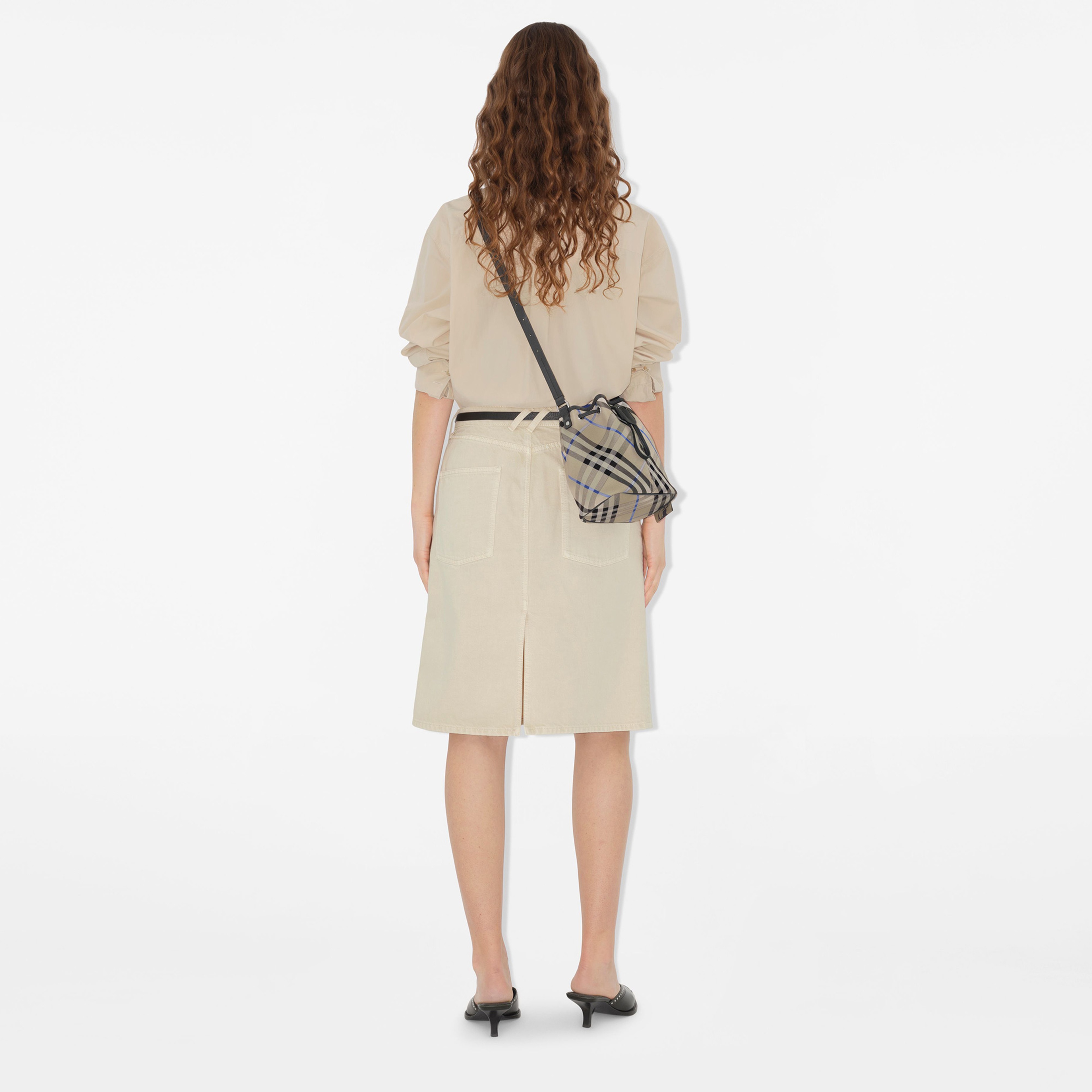 Burberry Drawstring Mini Bucket Kadın Krem Omuz Çantası