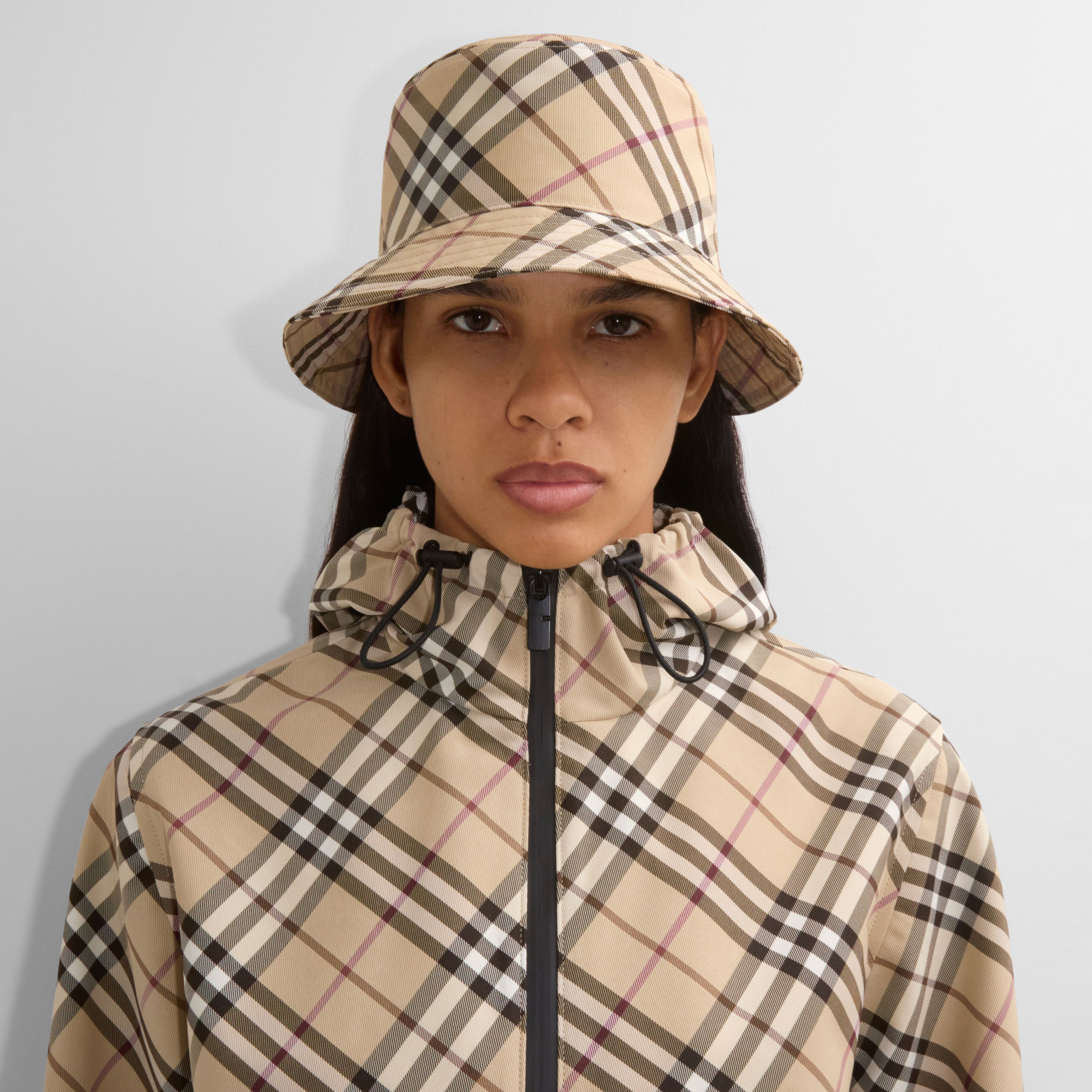 Burberry Essentials Twill Bucket Erkek Krem Şapka