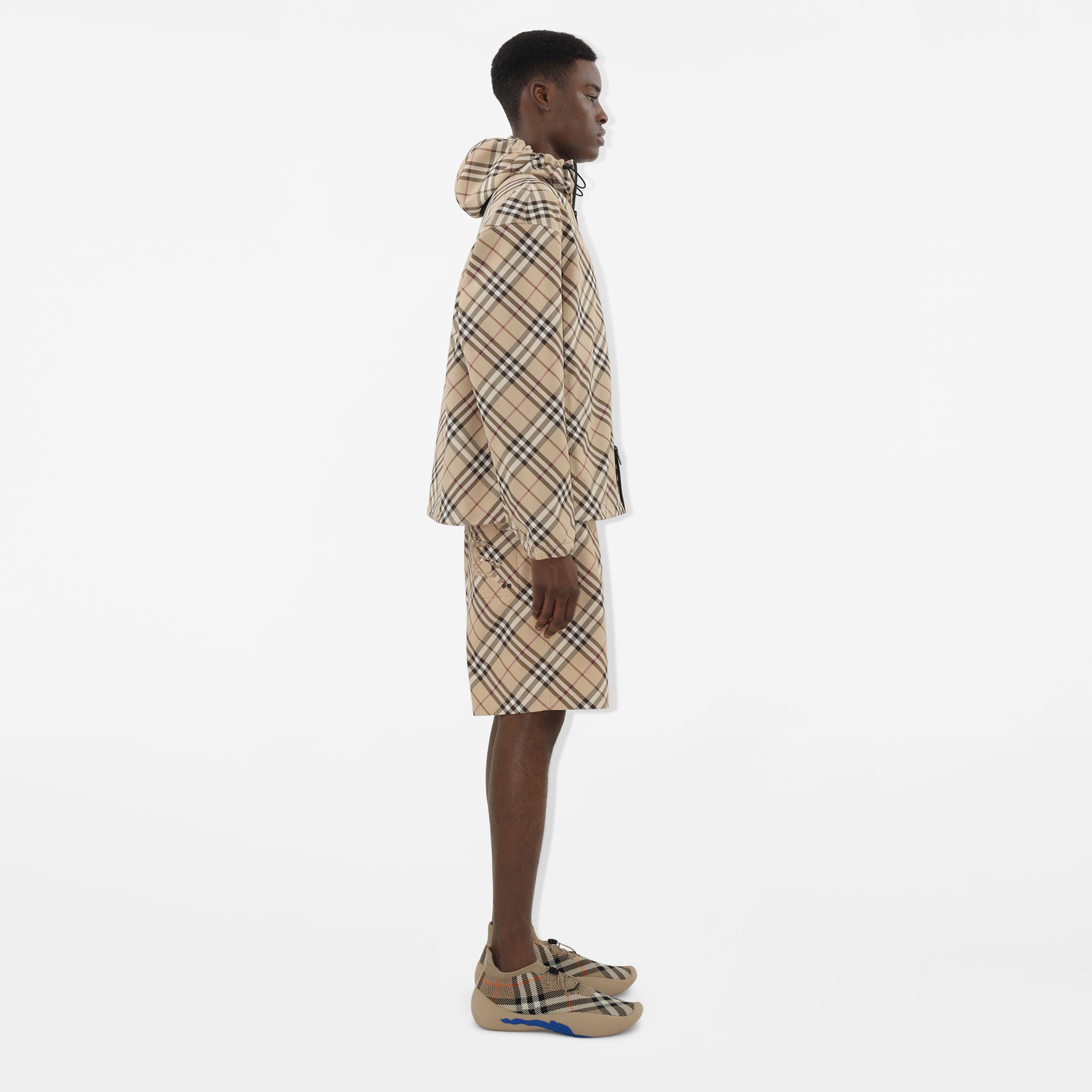 Burberry Tec Twill Erkek Krem Şort