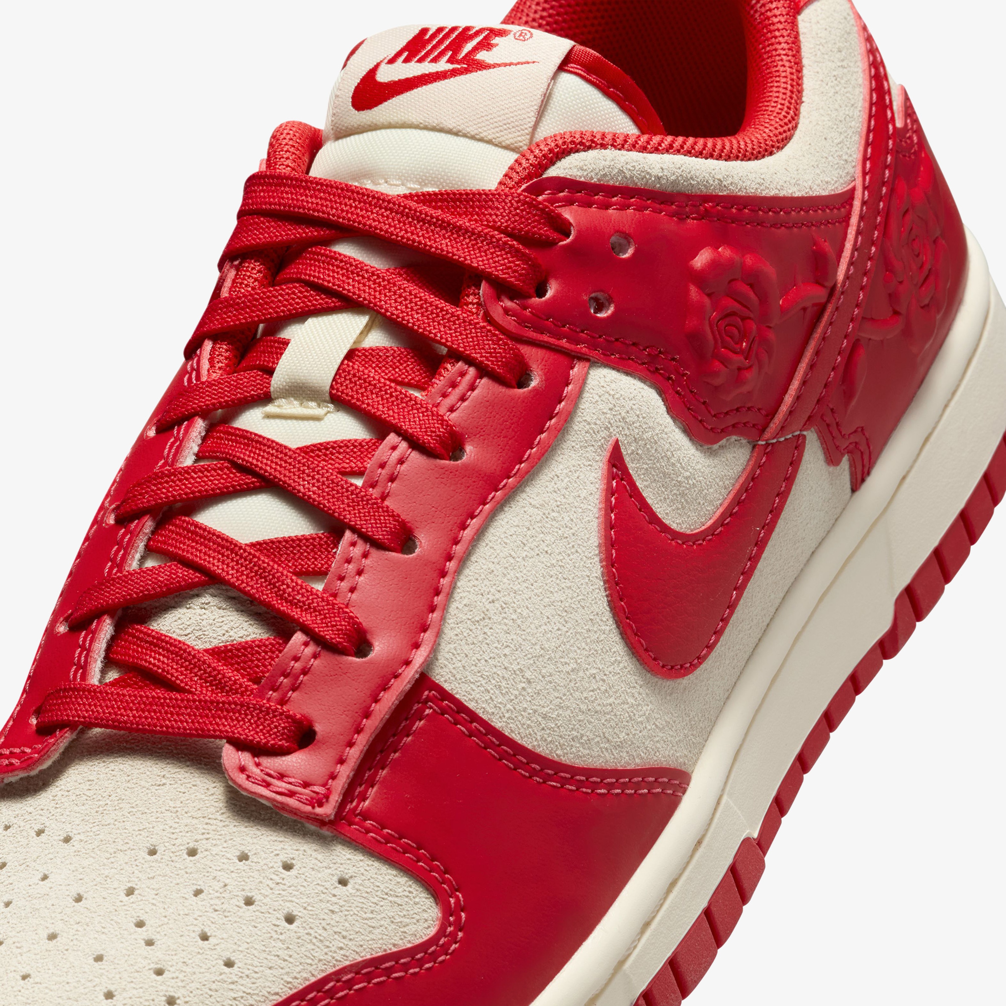 Nike Dunk Low Kadın Beyaz Sneaker