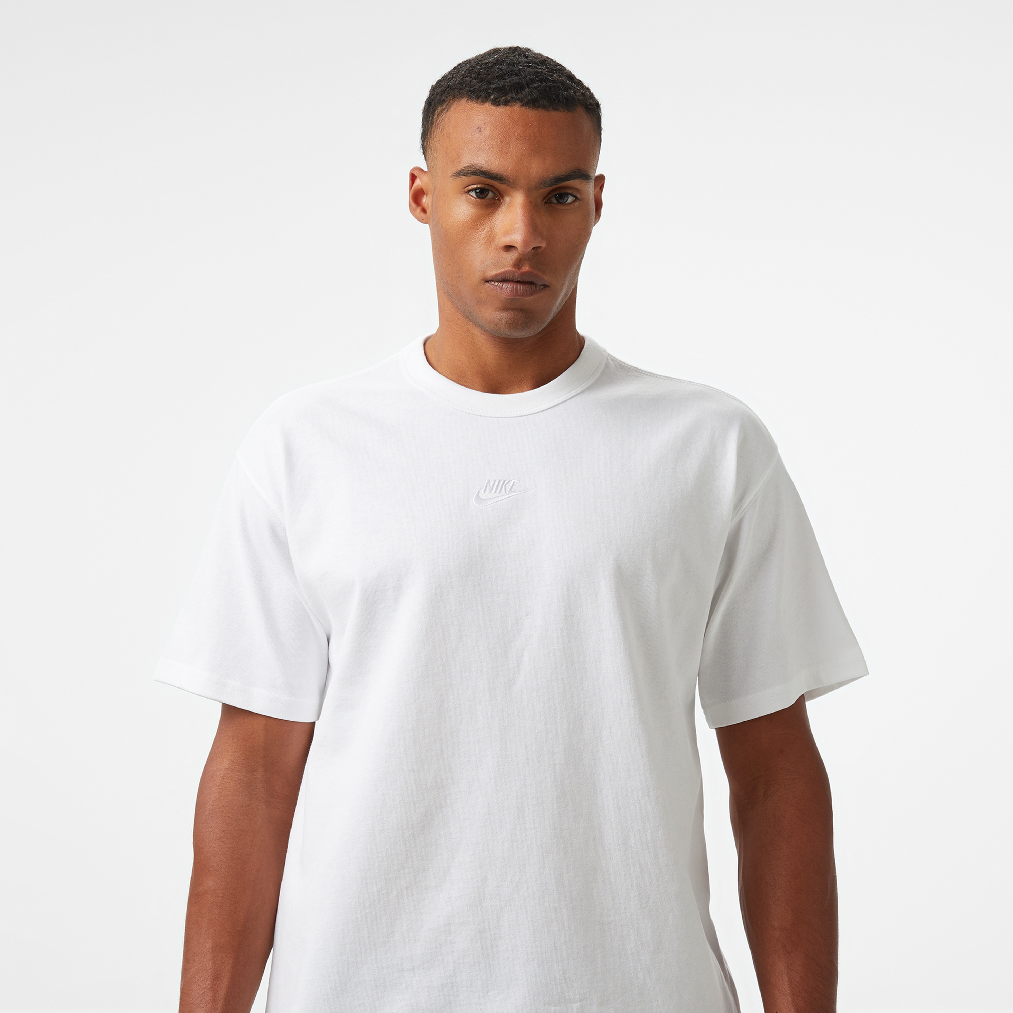 Nike Sportswear Premium Essentials Erkek Beyaz T-Shirt
