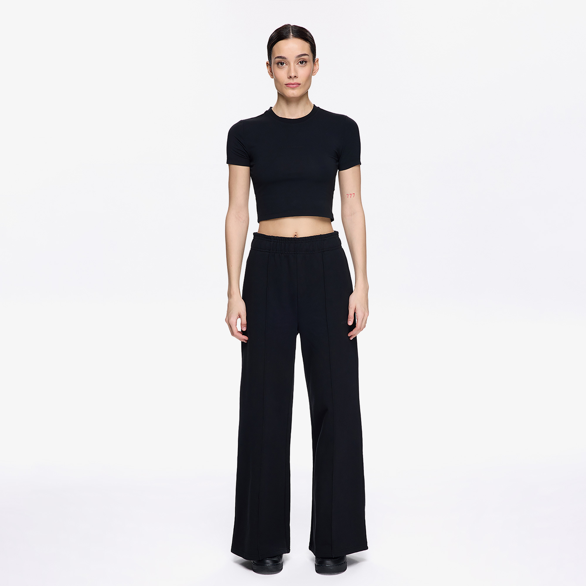 Les Benjamins Classic 410 Kadın Siyah Crop T-Shirt