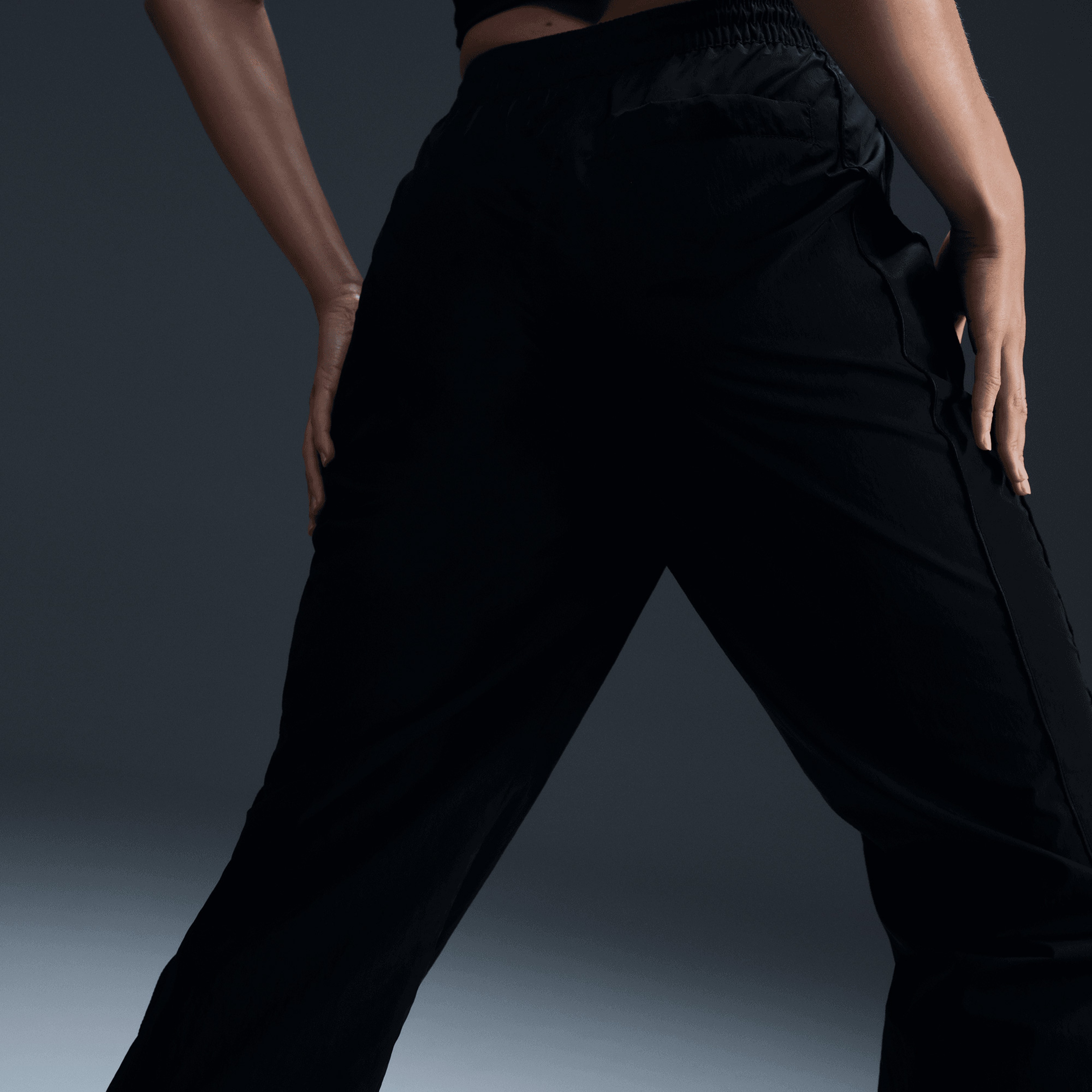 Nike Windrunner Kadın Gri Eşofman Altı