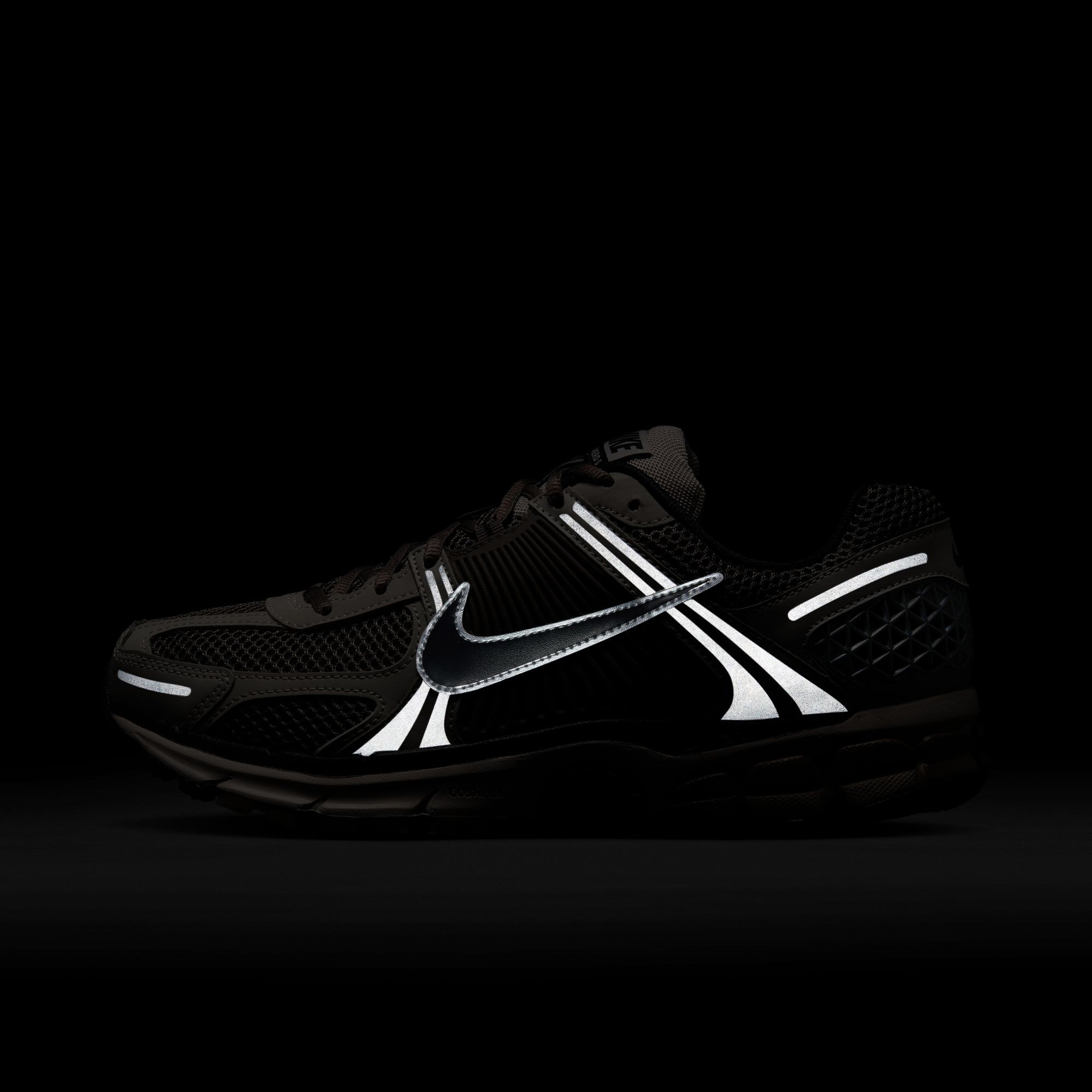 Nike Zoom Vomero 5 Erkek Gri Spor Ayakkabı