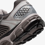 Nike Zoom Vomero 5 Erkek Gri Spor Ayakkabı