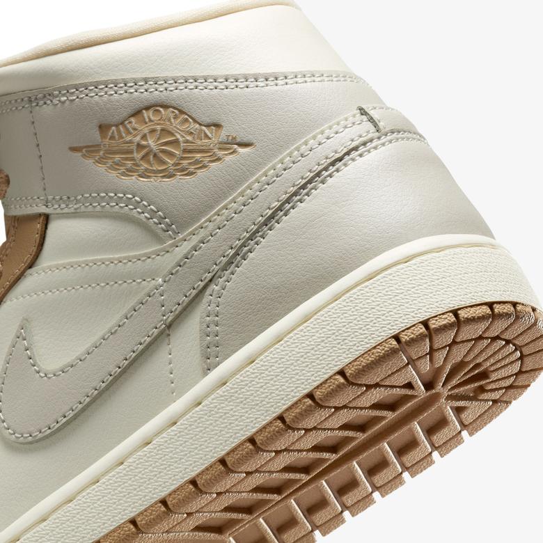 Nike Air Jordan 1 Mid Kadın Beyaz Spor Ayakkabı