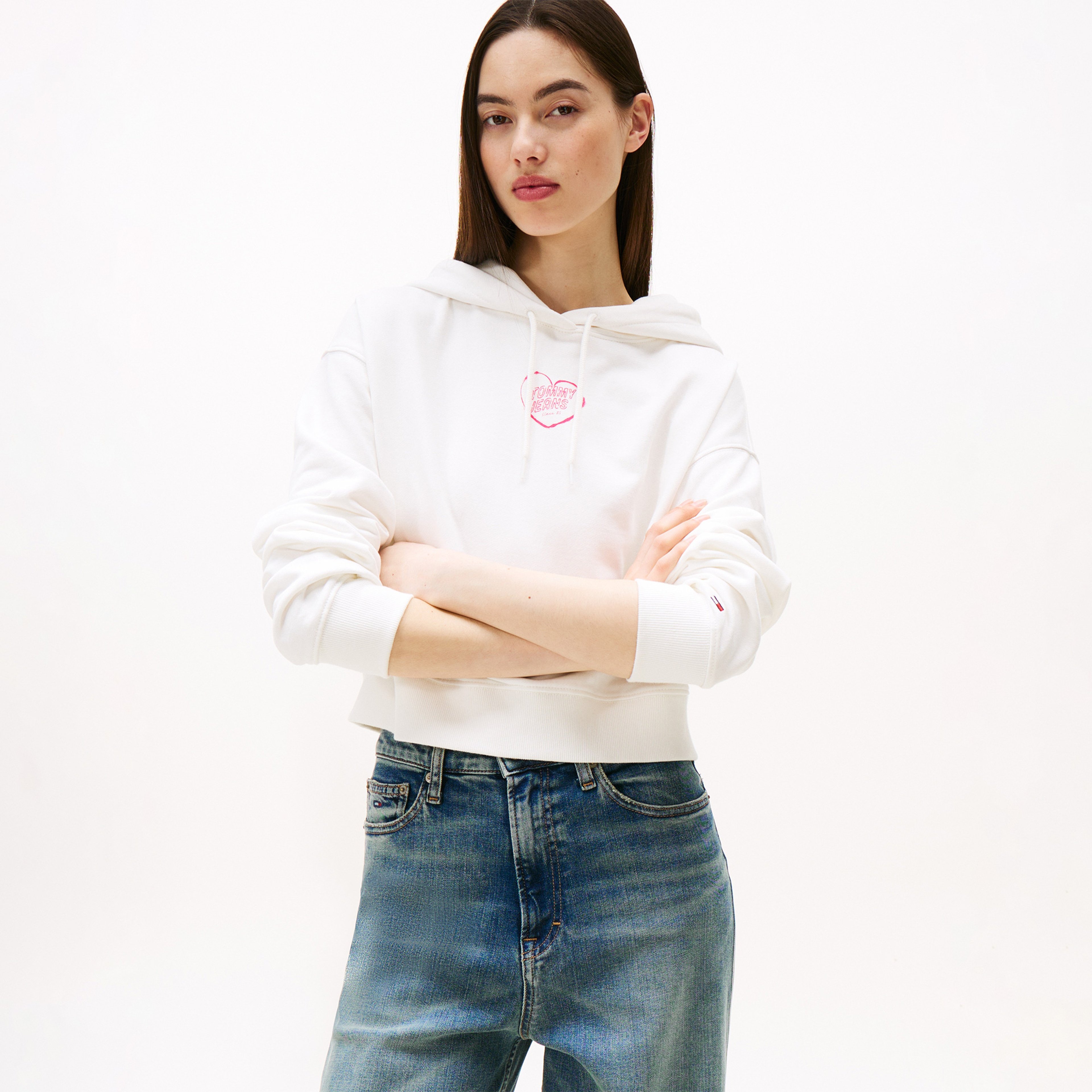 Tommy Jeans Crop Heart Slim Kadın Beyaz Sweatshirt