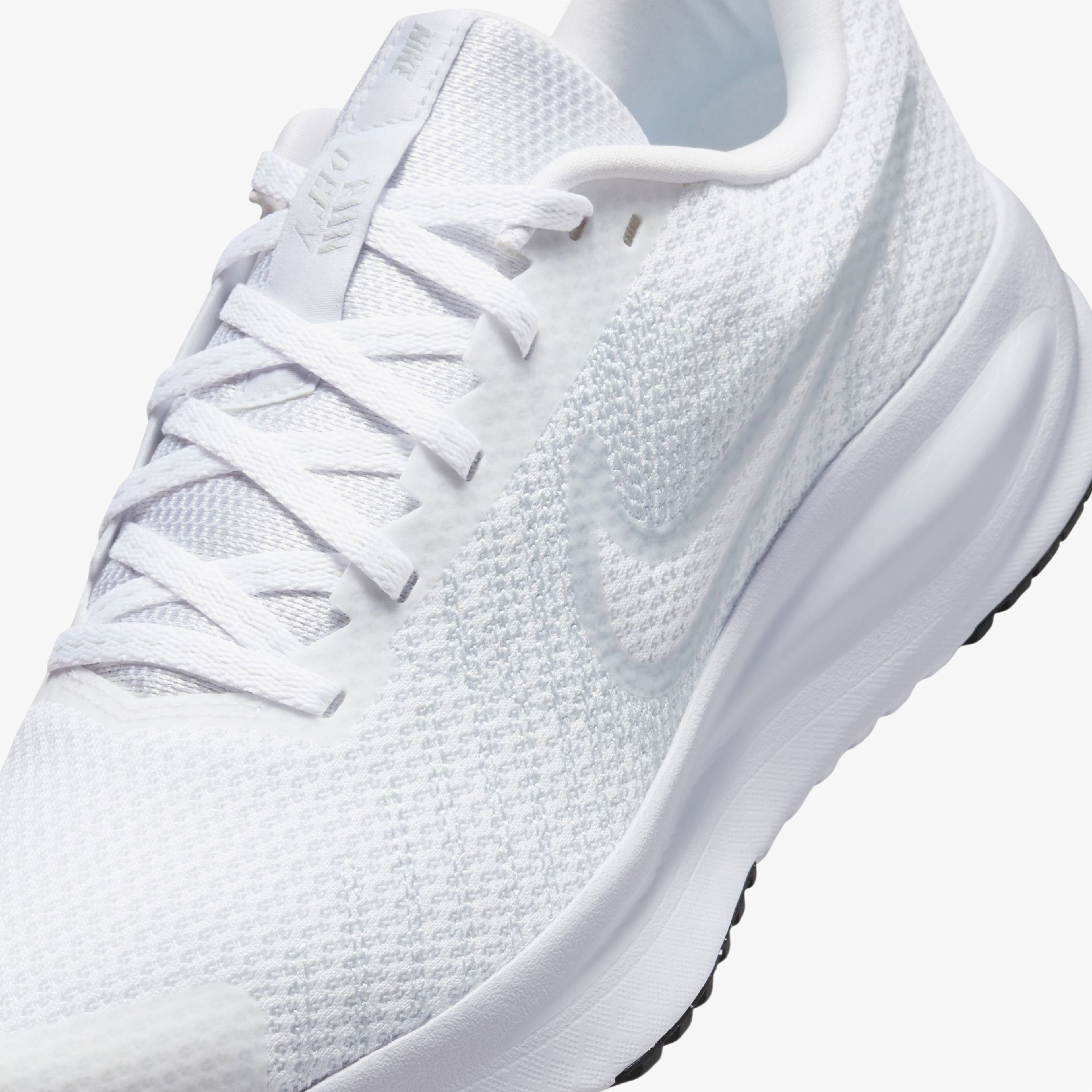 Nike Run Defy Kadın Beyaz Koşu Ayakkabısı