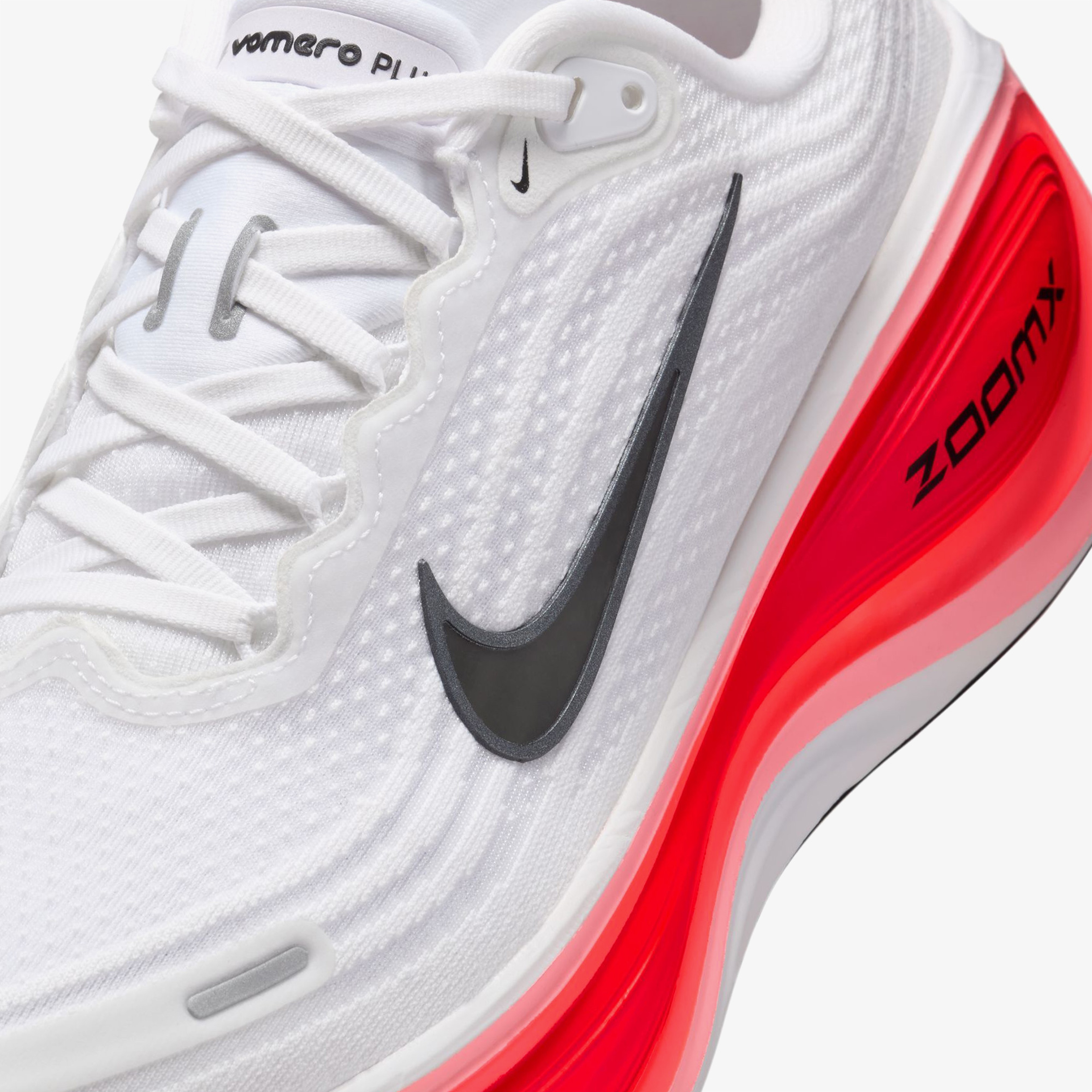 Nike Vomero Plus Erkek Beyaz Koşu Ayakkabısı
