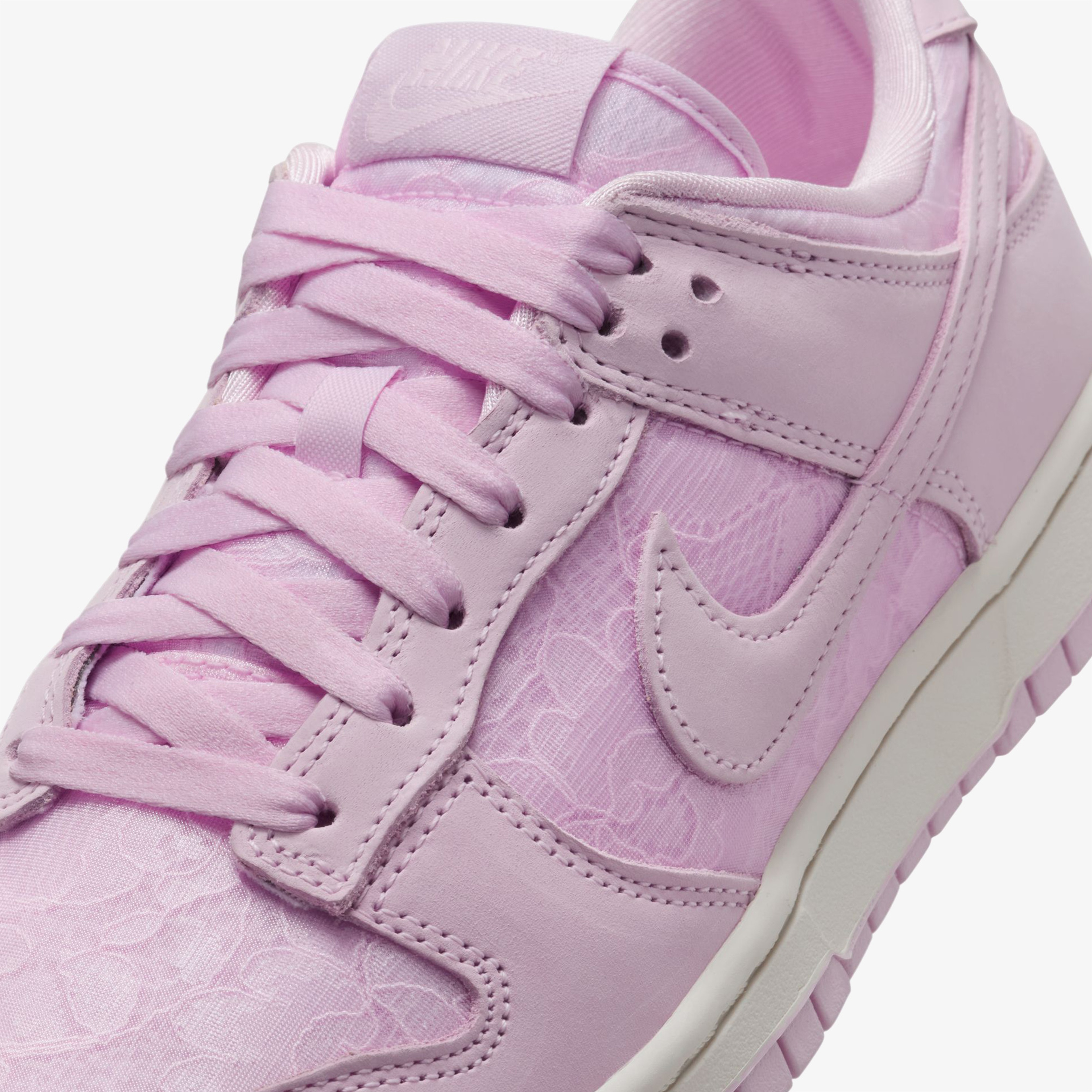 Nike Dunk Low Kadın Kırmızı Sneaker