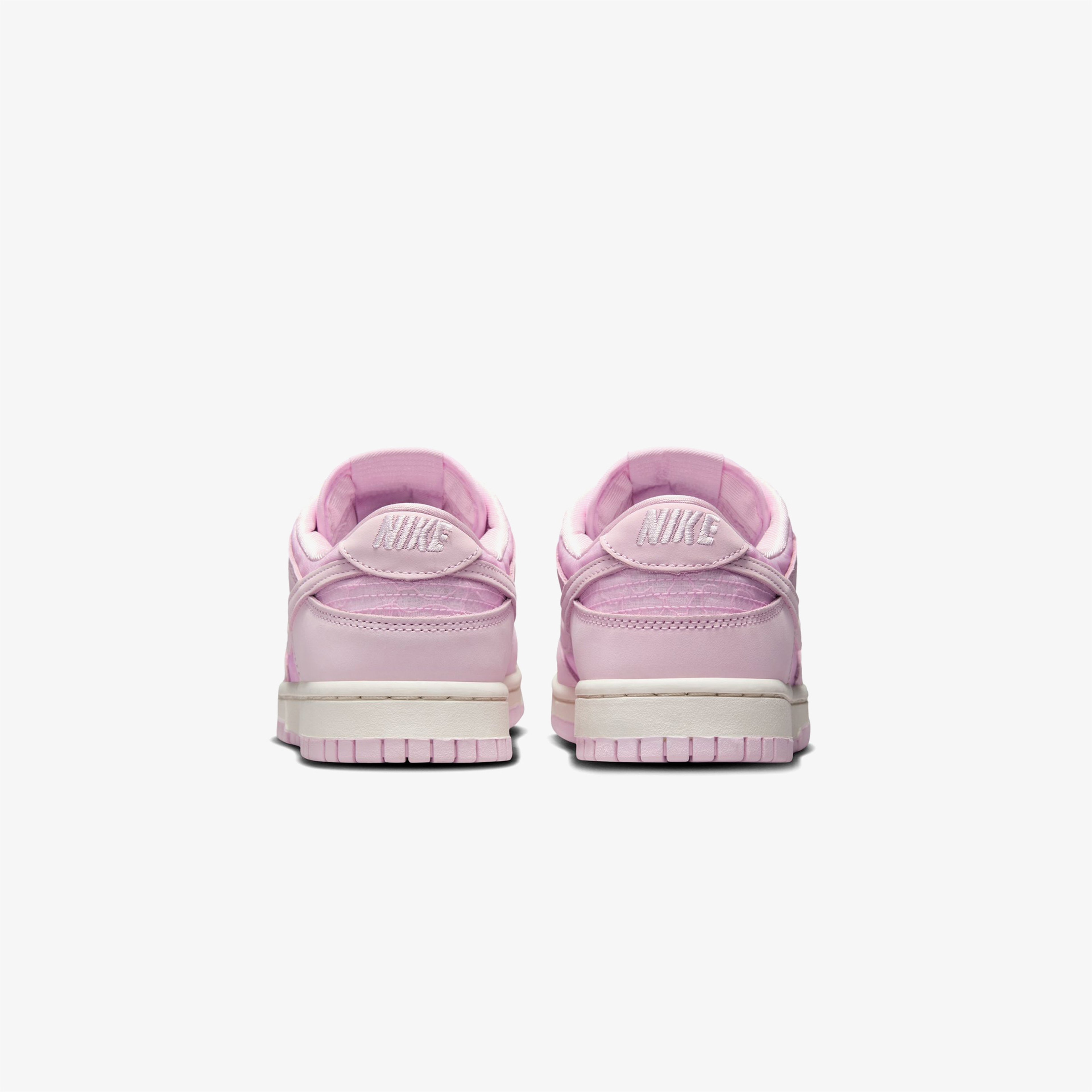 Nike Dunk Low Kadın Kırmızı Sneaker