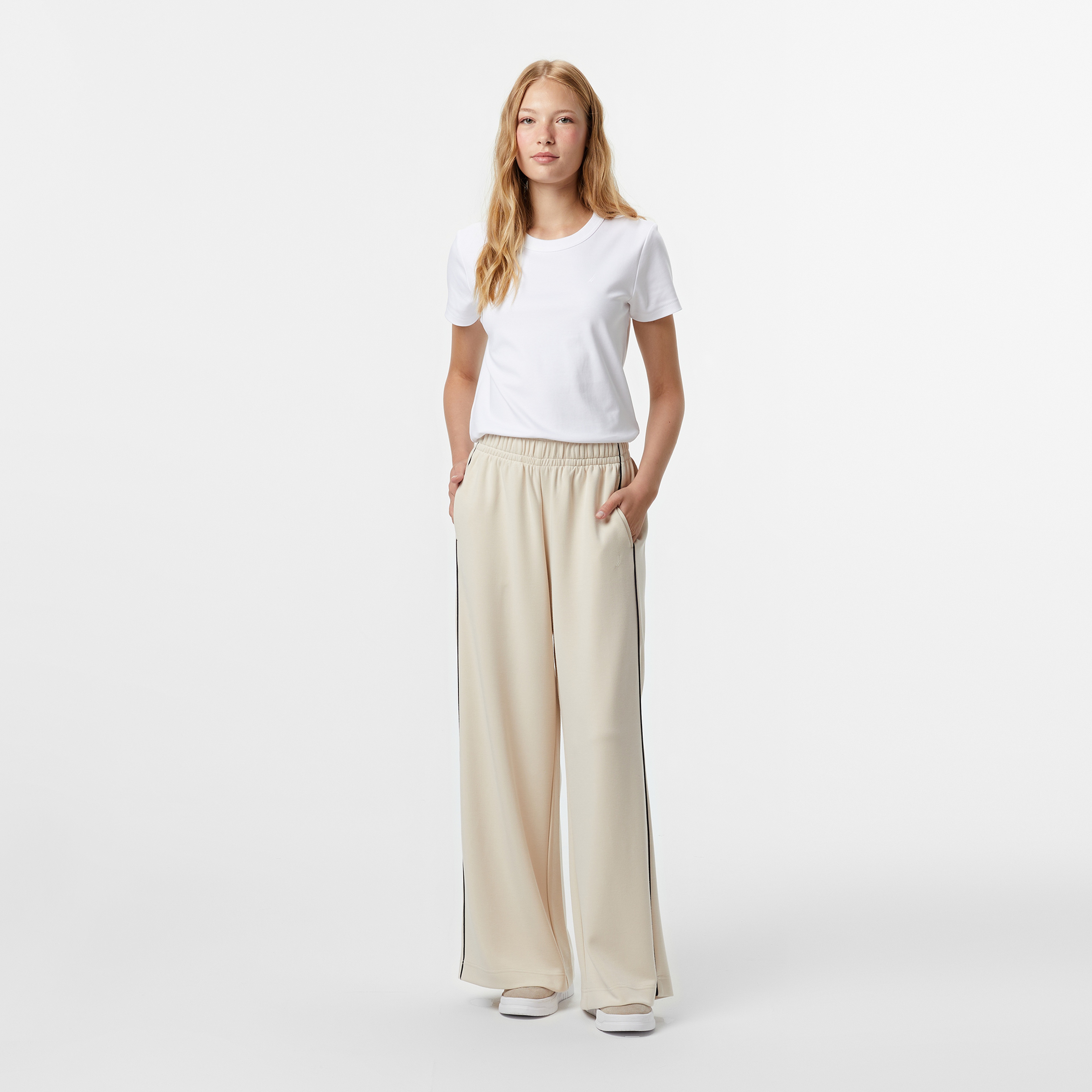 Nautica Kadın Beyaz Classic Fit T-Shirt