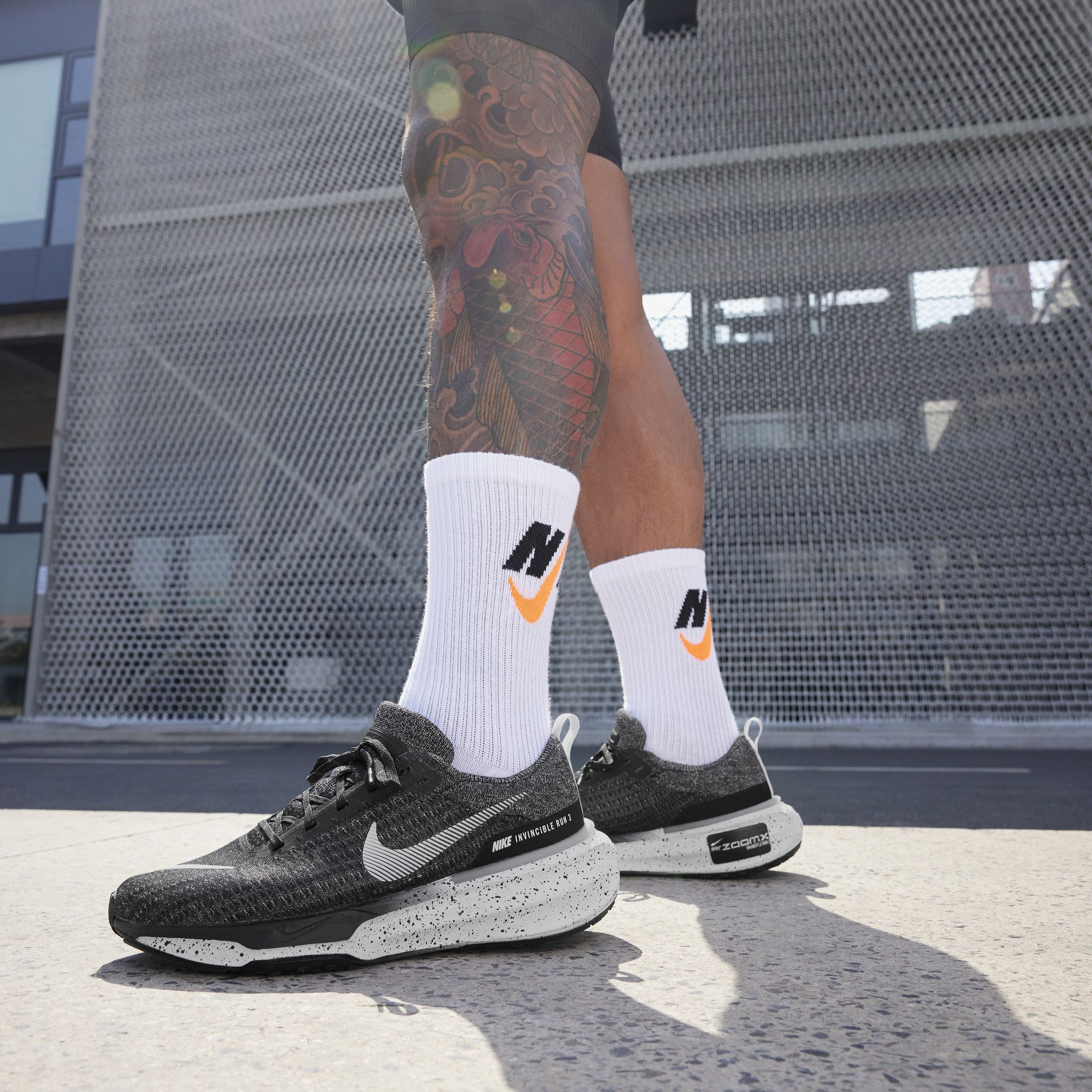 Nike Zoomx Invincible Run Erkek Siyah Koşu Ayakkabısı