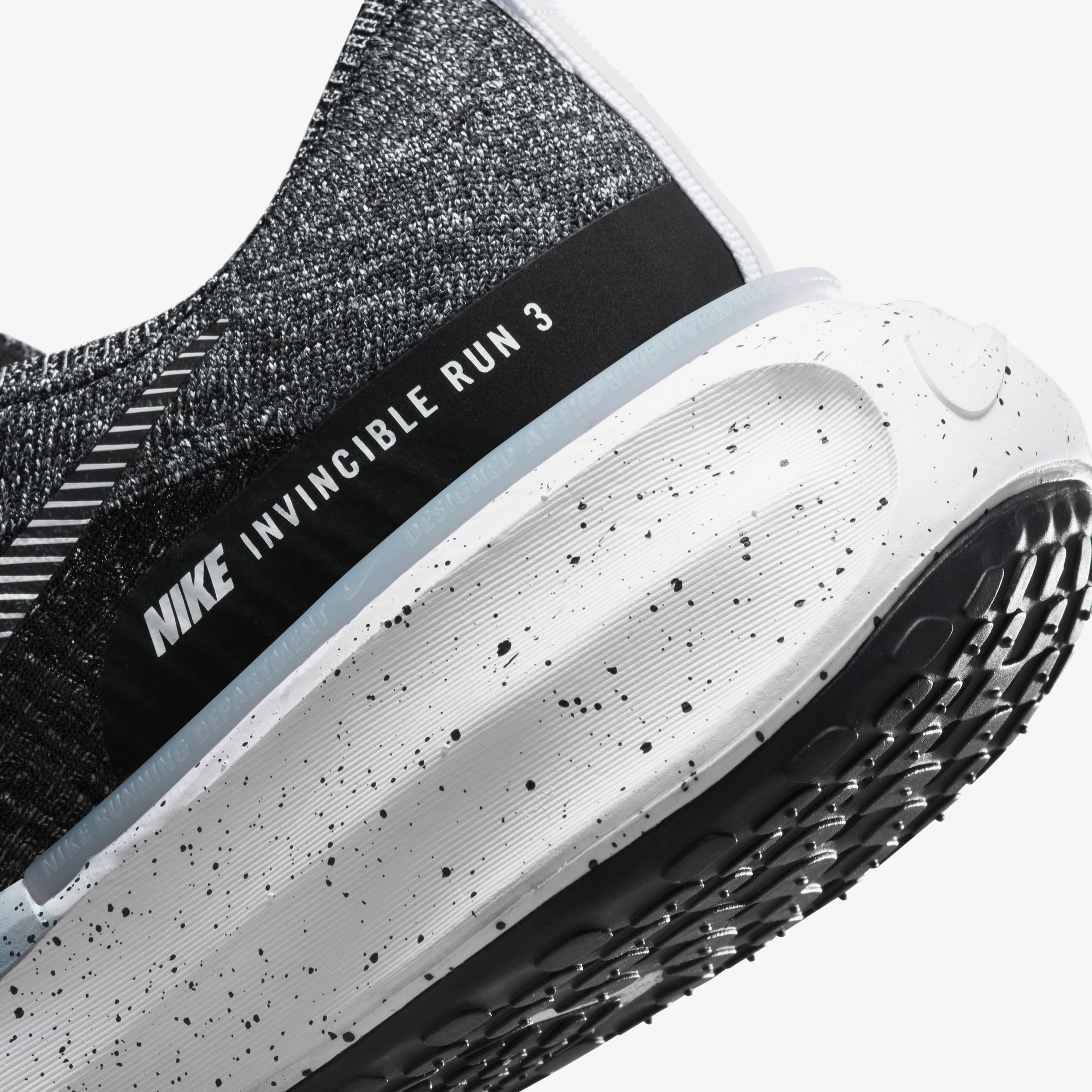 Nike Zoomx Invincible Run Erkek Siyah Koşu Ayakkabısı