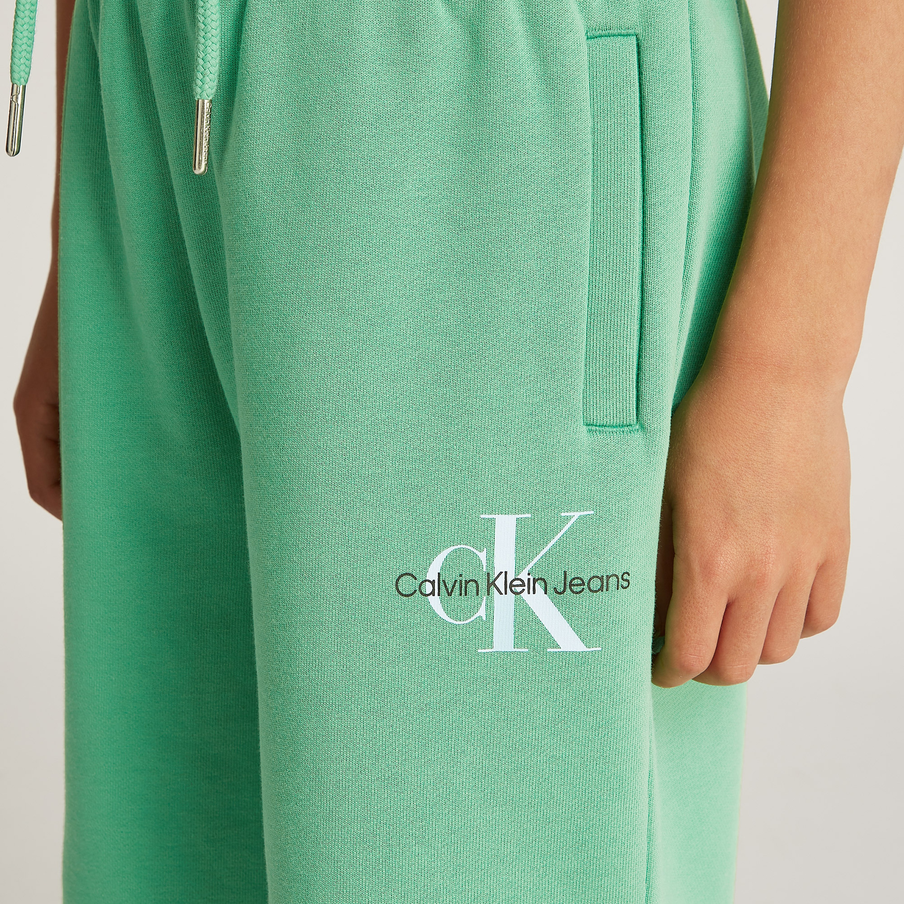 Calvin Klein Monogram Relaxed Çocuk Yeşil Şort