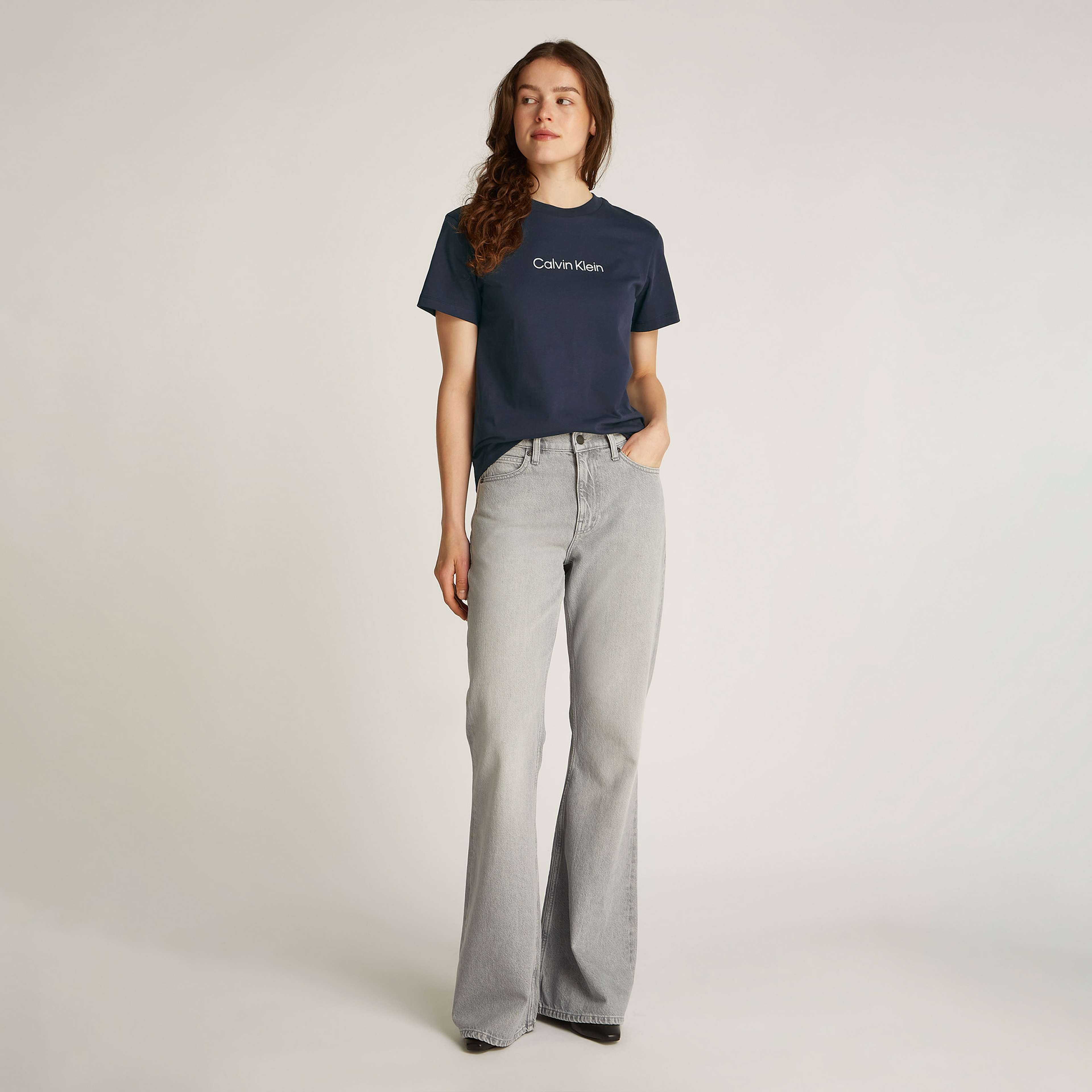 Calvin Klein Hero Logo Regular Kadın Lacivert T-Shirt