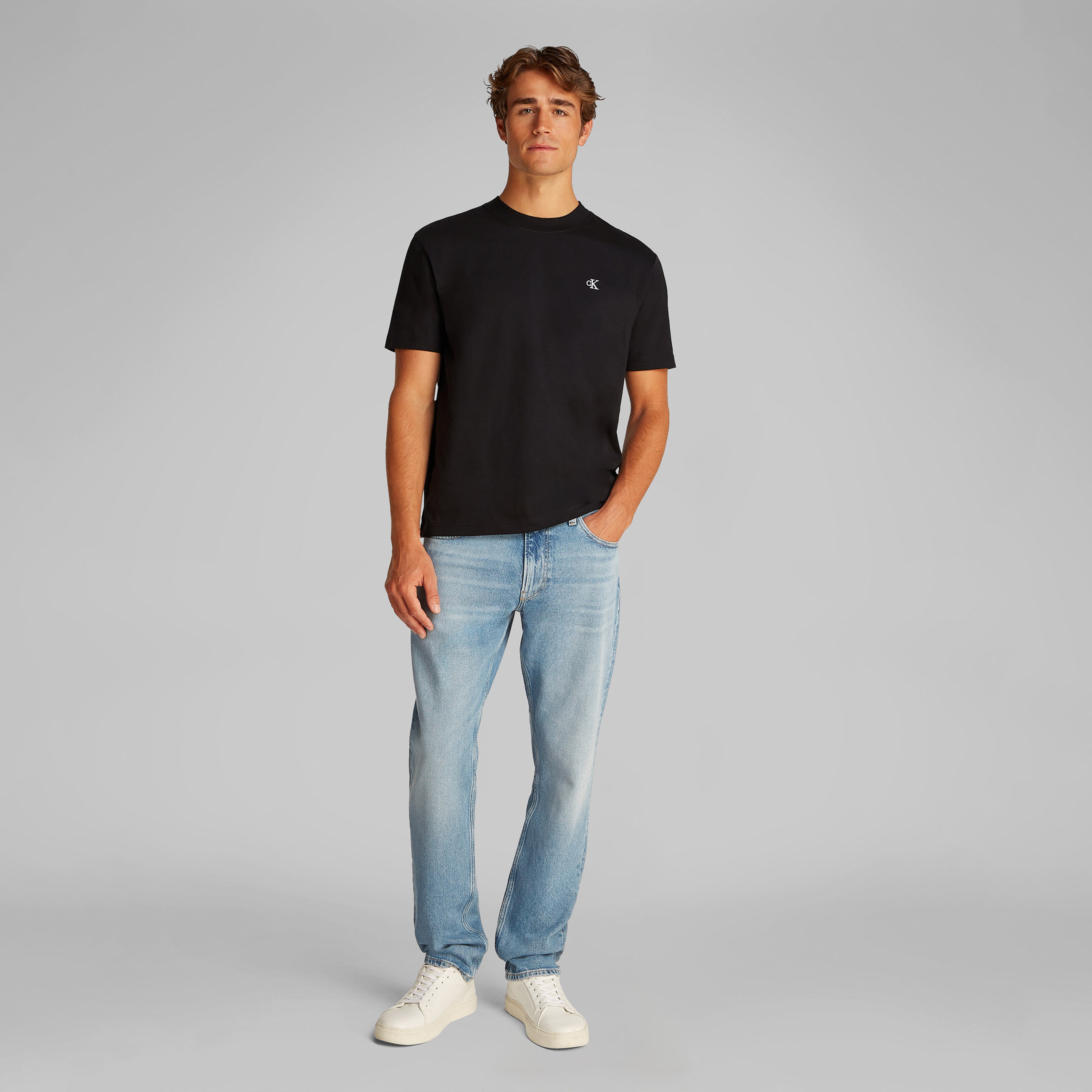 Calvin Klein Serif Font Graphic Erkek Siyah T-Shirt