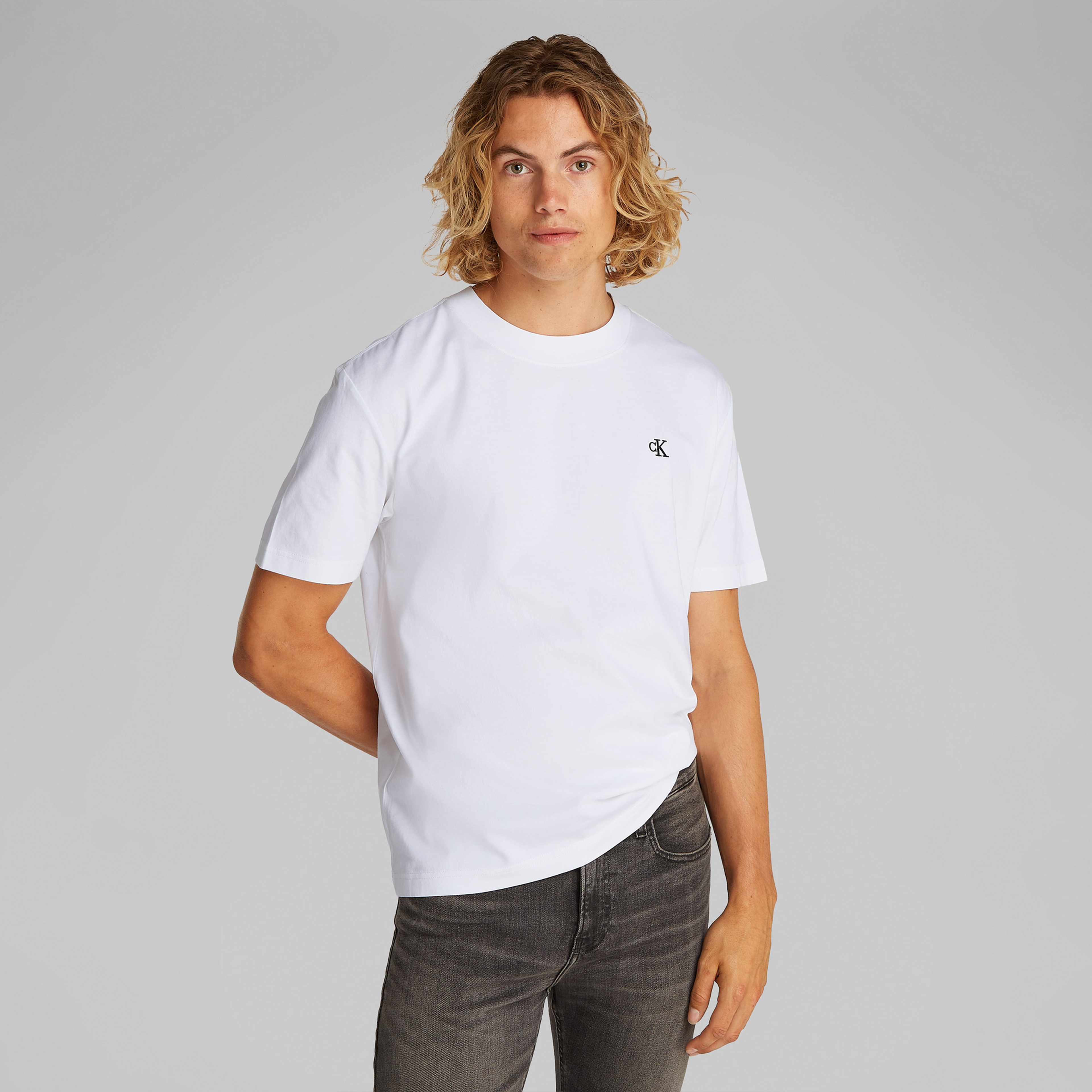 Calvin Klein Serif Font Graphic Erkek Beyaz T-Shirt