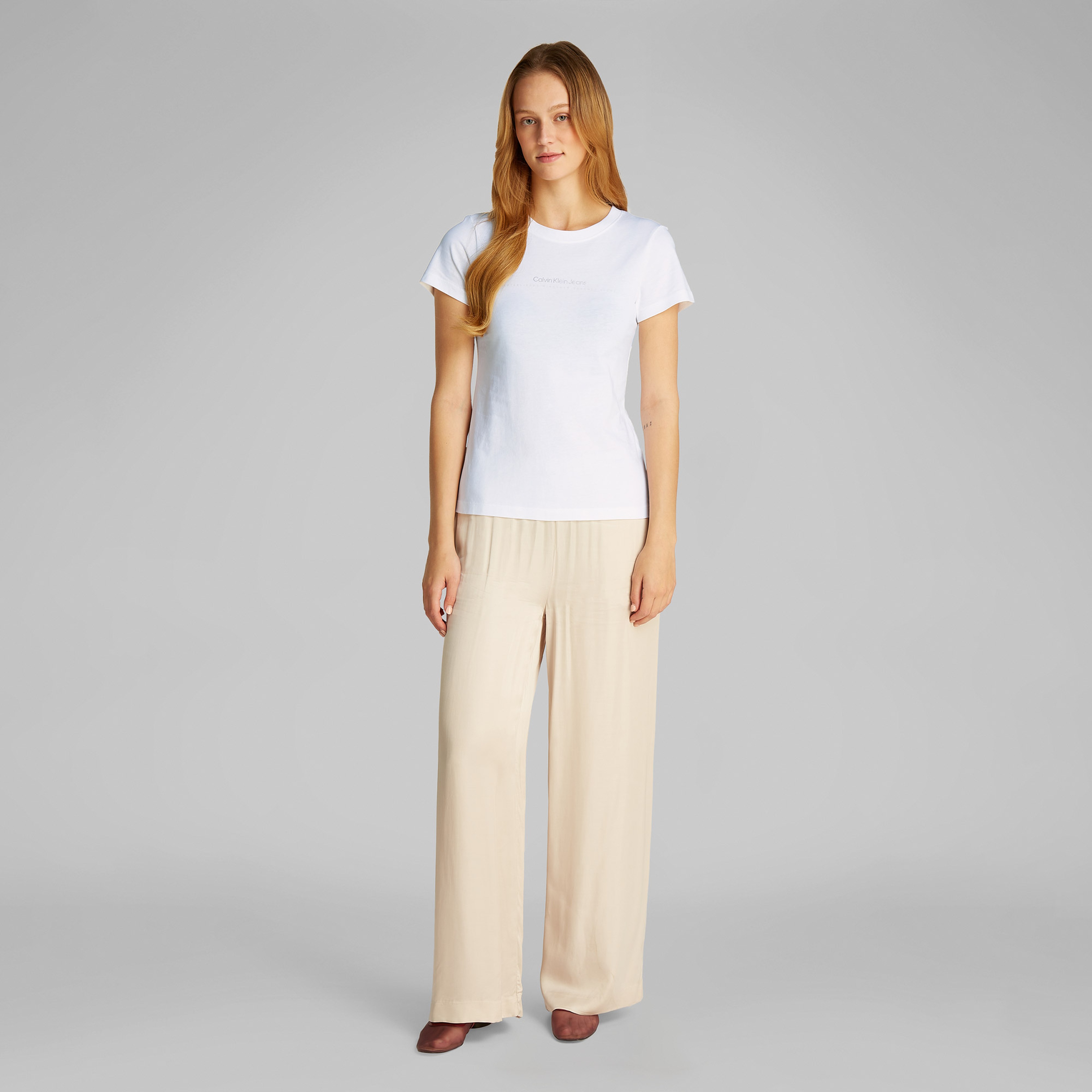 Calvin Klein İnstitutional Graphic Slim Kadın Beyaz T-Shirt