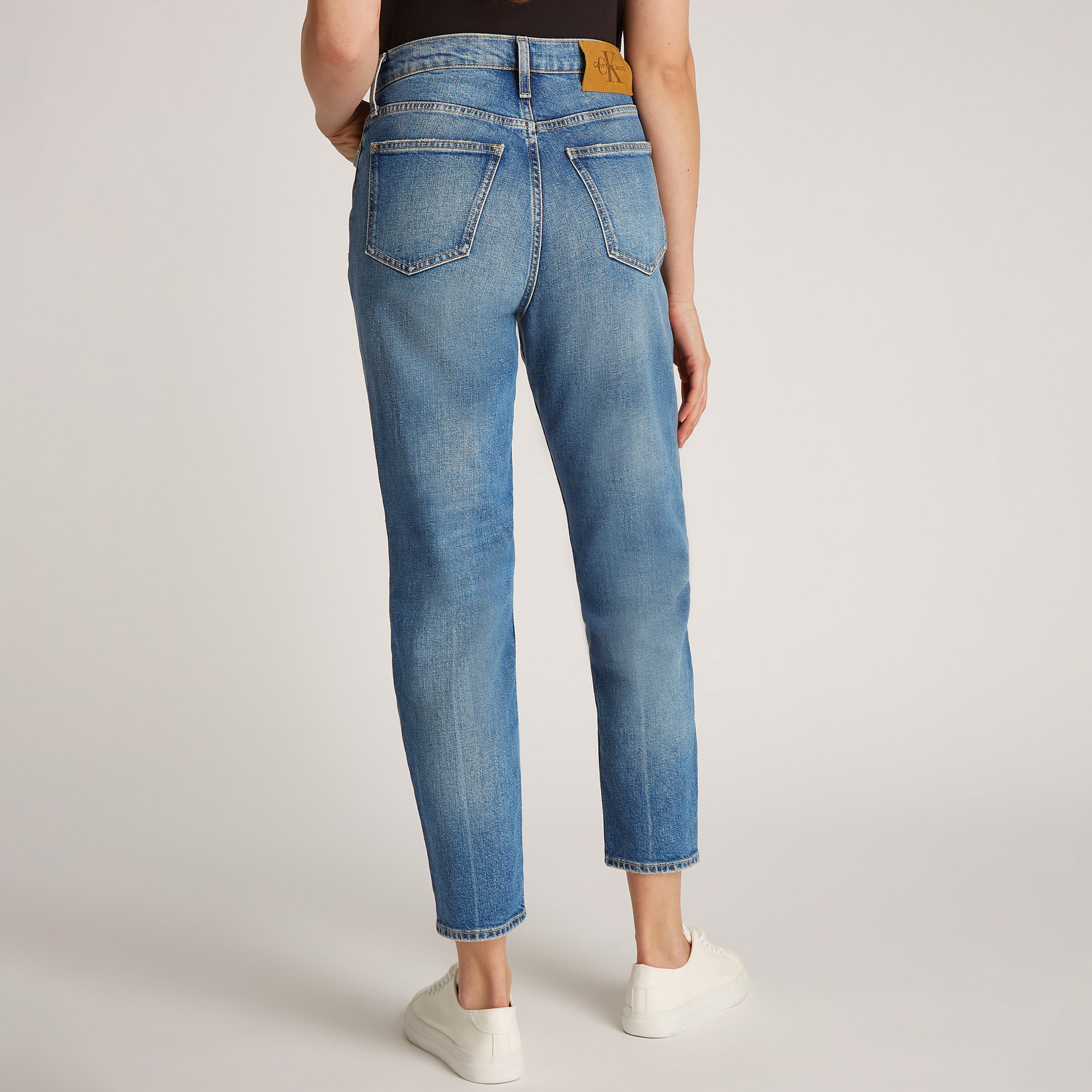 Calvin Klein Mom Kadın Lacivert Jean